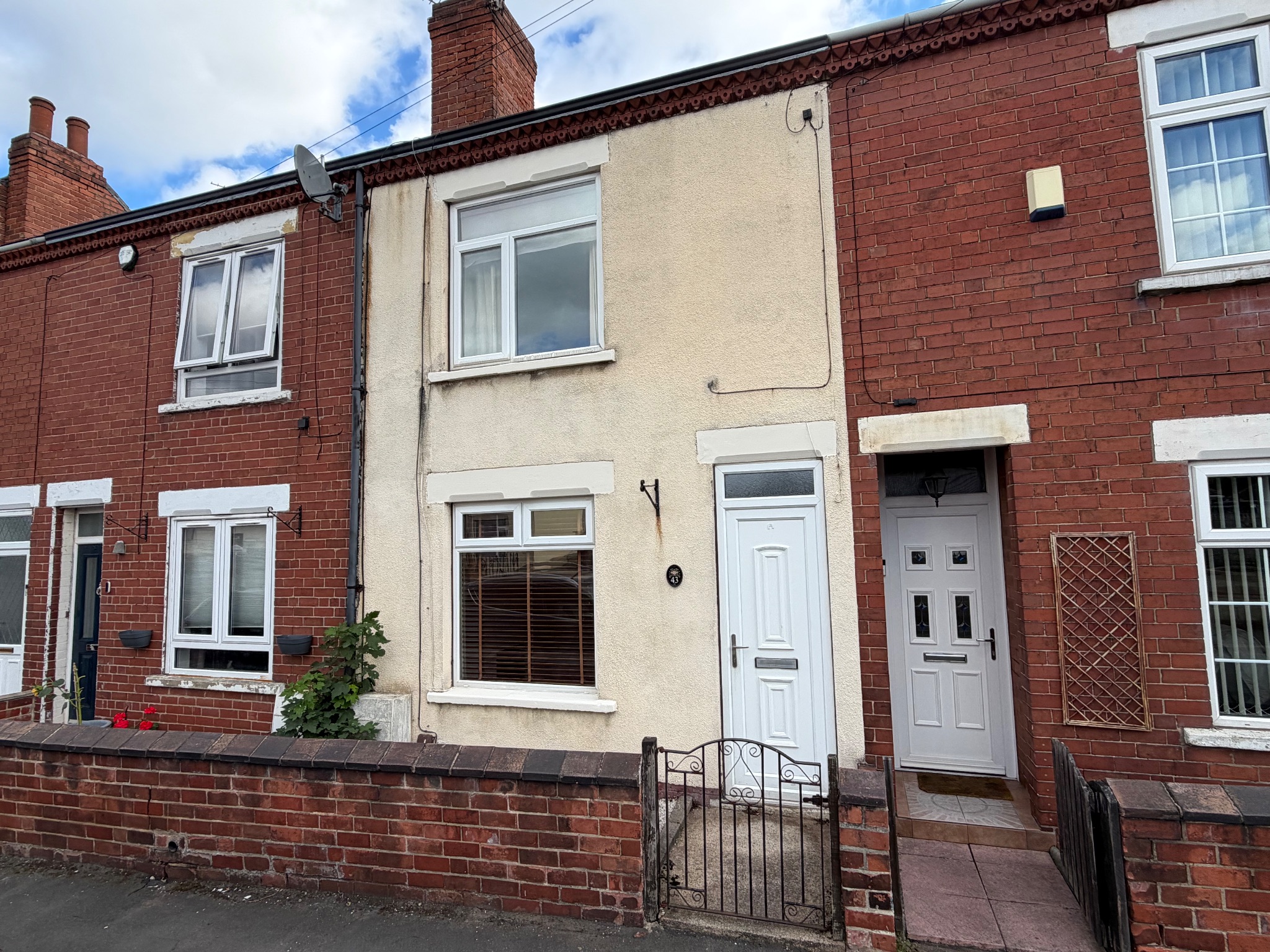 2 bedroom mid terraced house To Let in Doncaster - Property photograph.