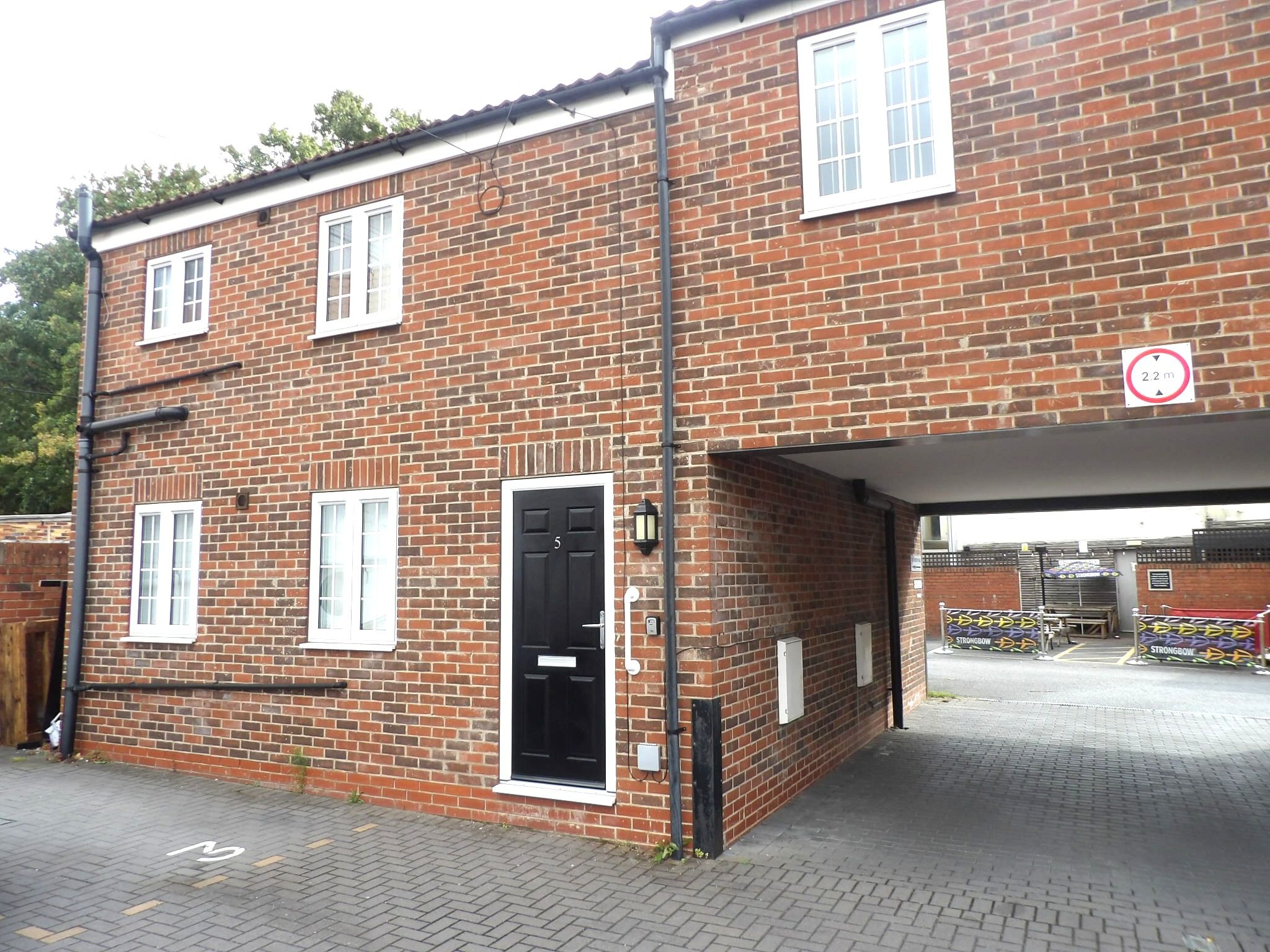 2 bedroom flat flat/apartment To Let in Doncaster - Property photograph.