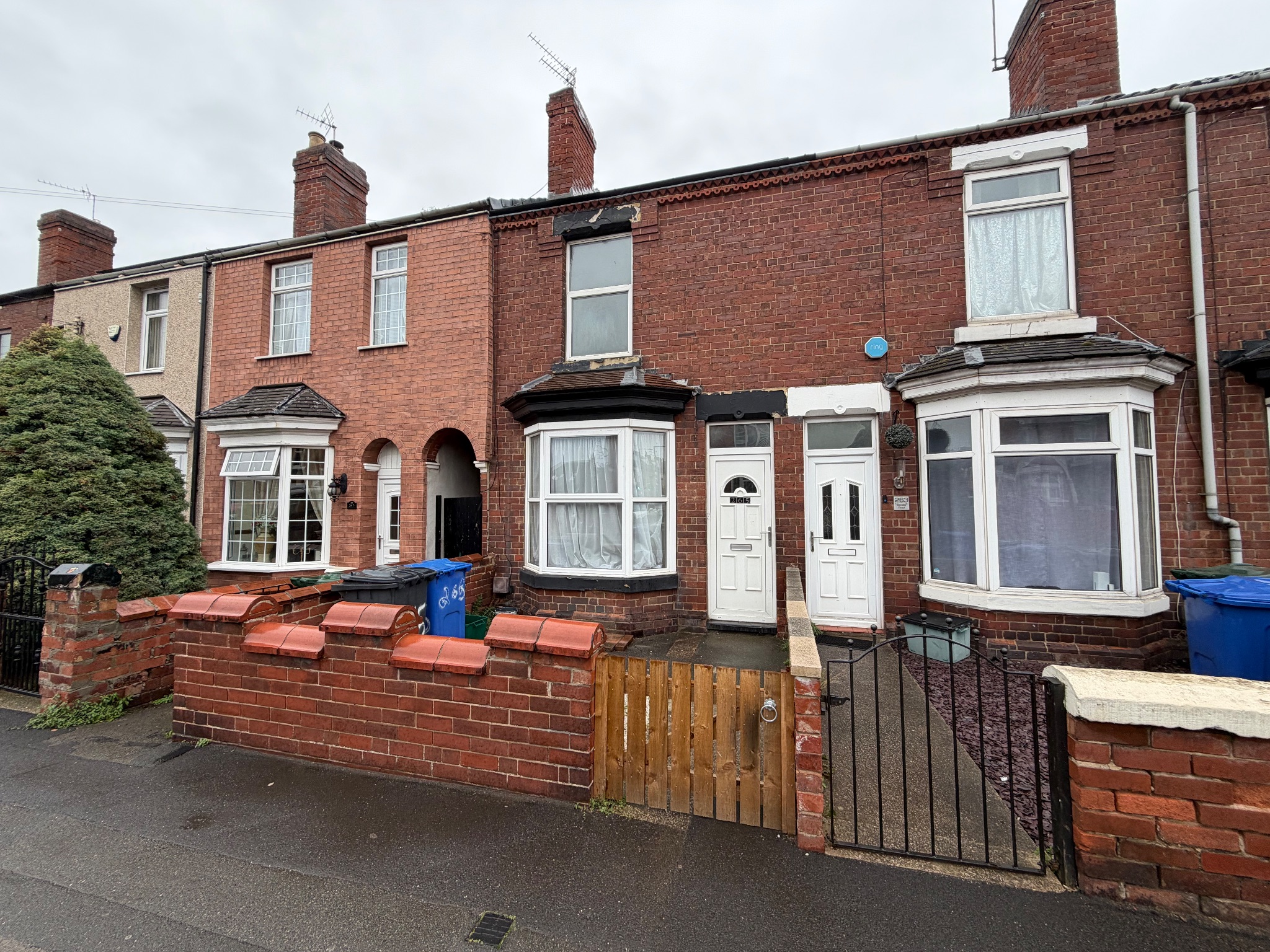 2 bedroom mid terraced house To Let in Doncaster - Photograph 1.