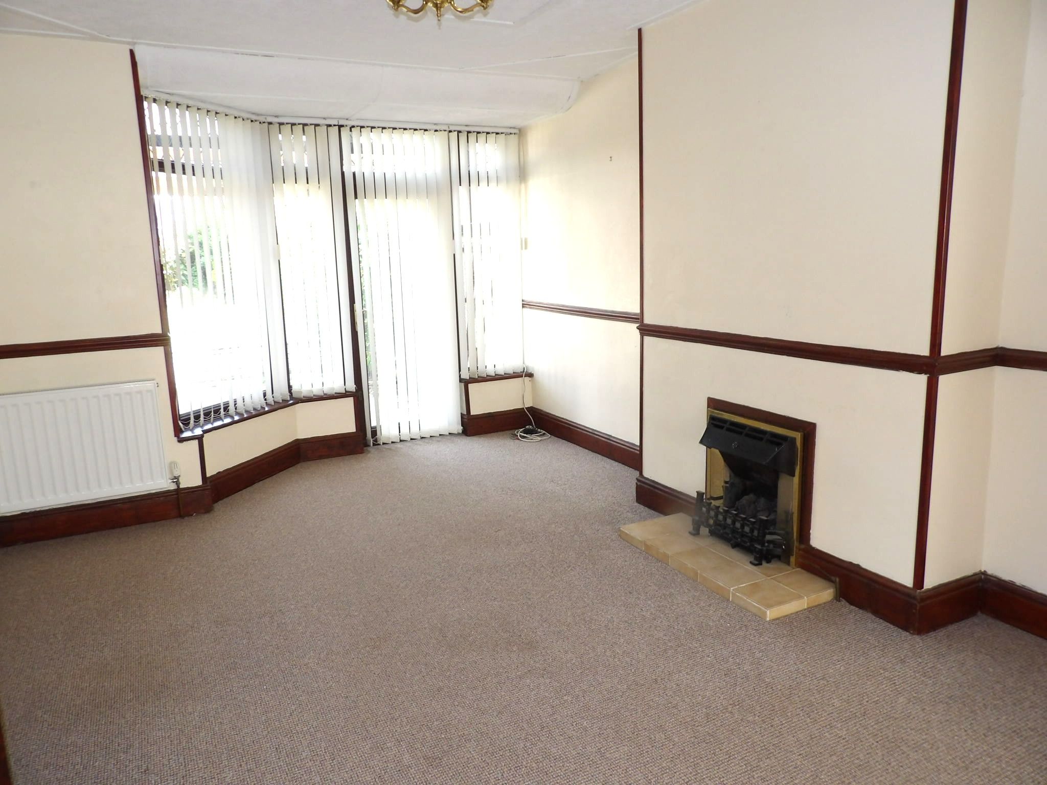 3 bedroom semi-detached house To Let in Doncaster - Property photograph.