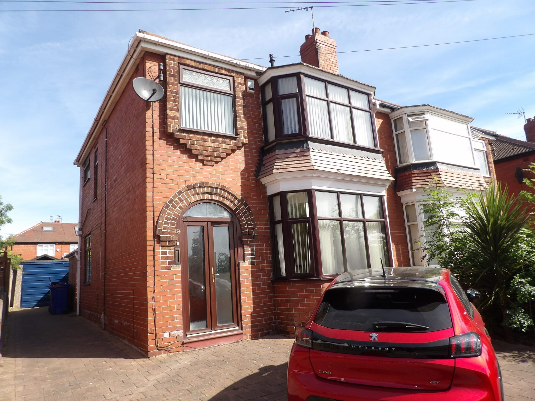 3 bedroom semi-detached house To Let in Doncaster - Property photograph.