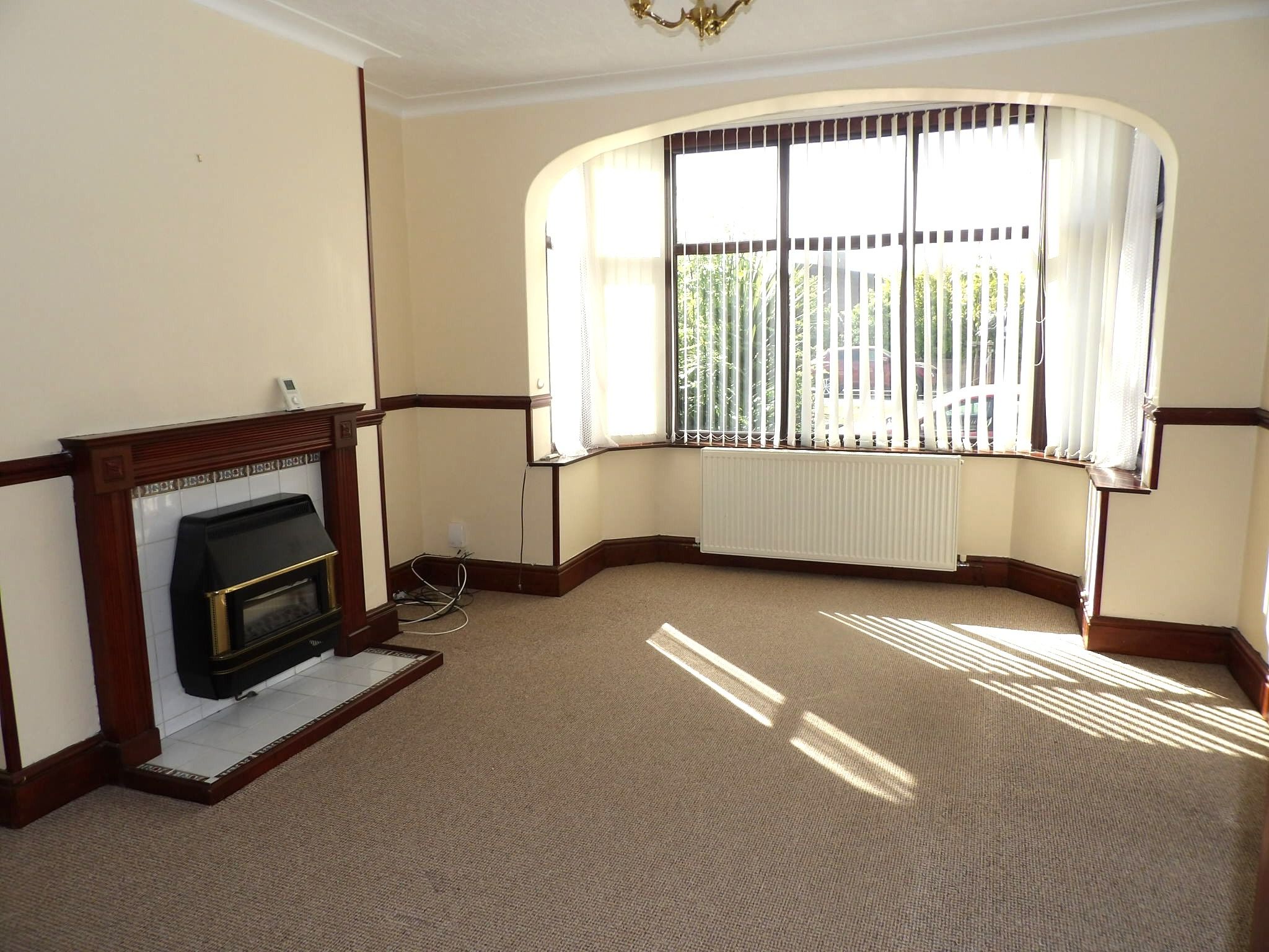 3 bedroom semi-detached house To Let in Doncaster - Property photograph.