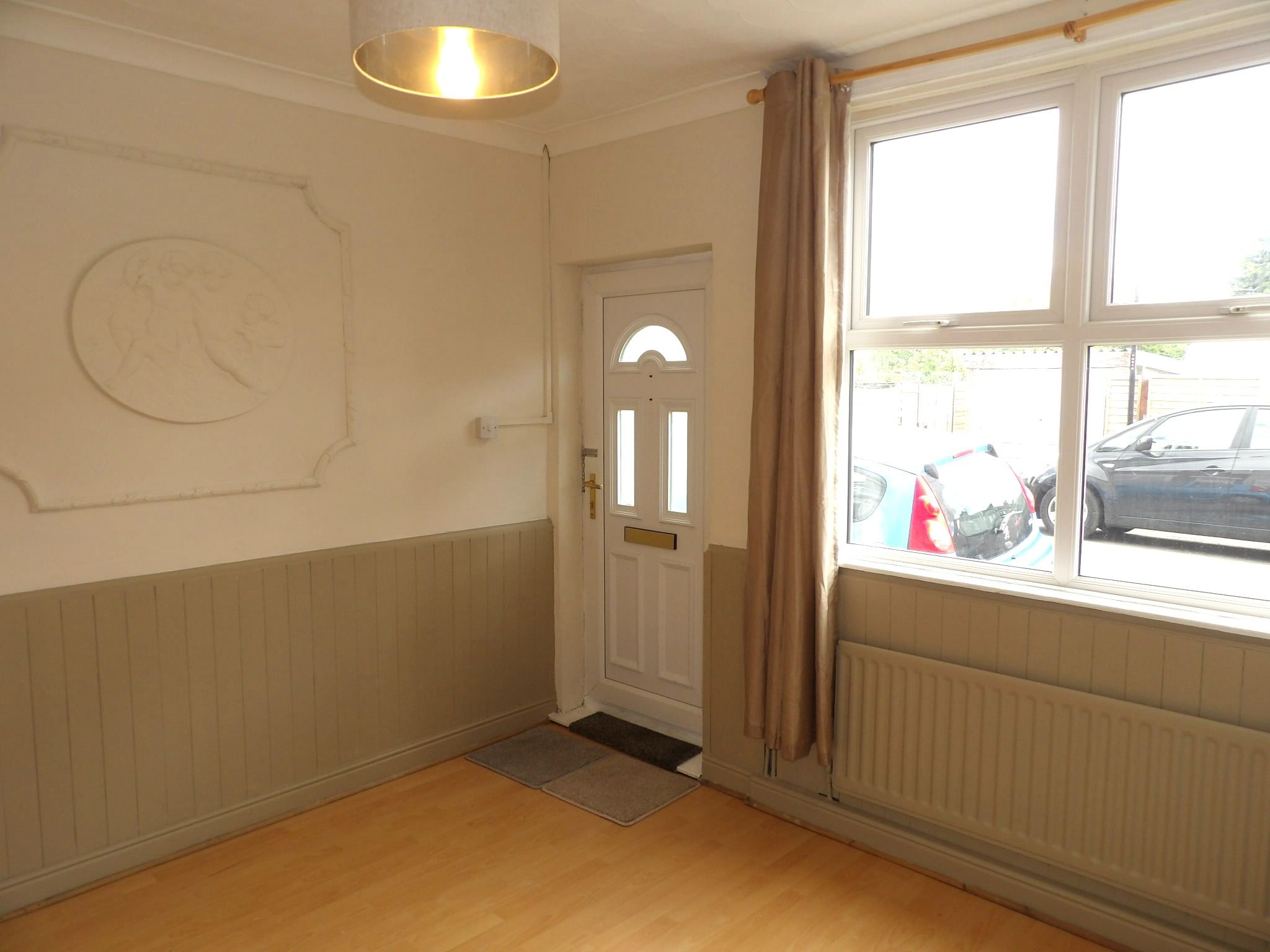 2 bedroom mid terraced house To Let in Doncaster - Property photograph.