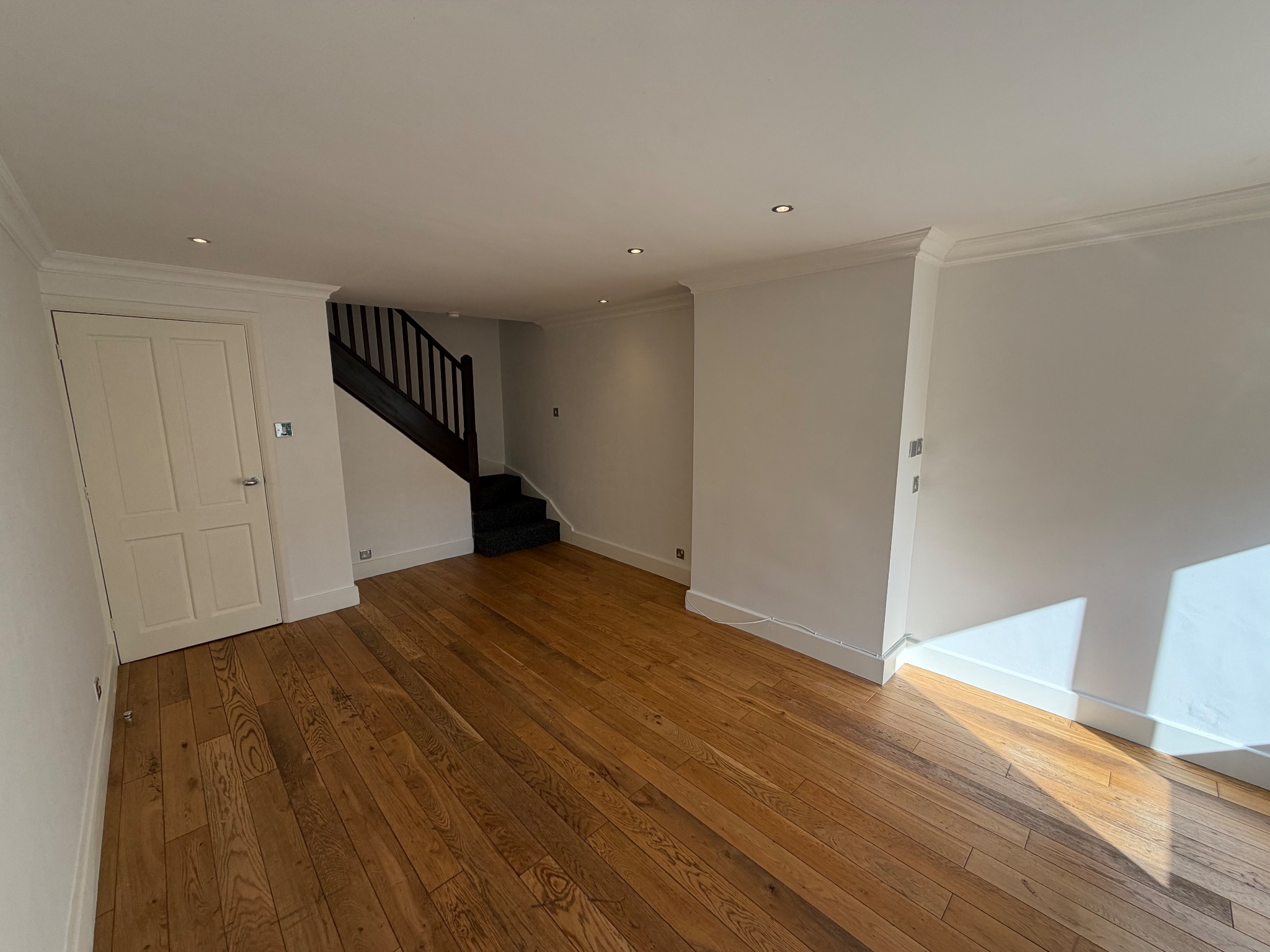 2 bedroom mid terraced house To Let in Doncaster - Property photograph.