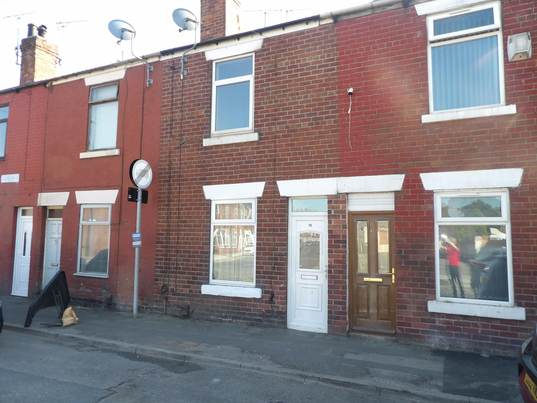 2 bedroom mid terraced house To Let in Doncaster - Property photograph.