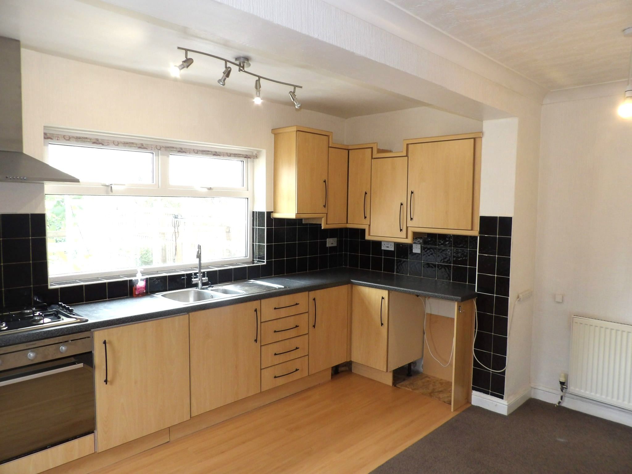 2 bedroom semi-detached house To Let in Doncaster - Property photograph.