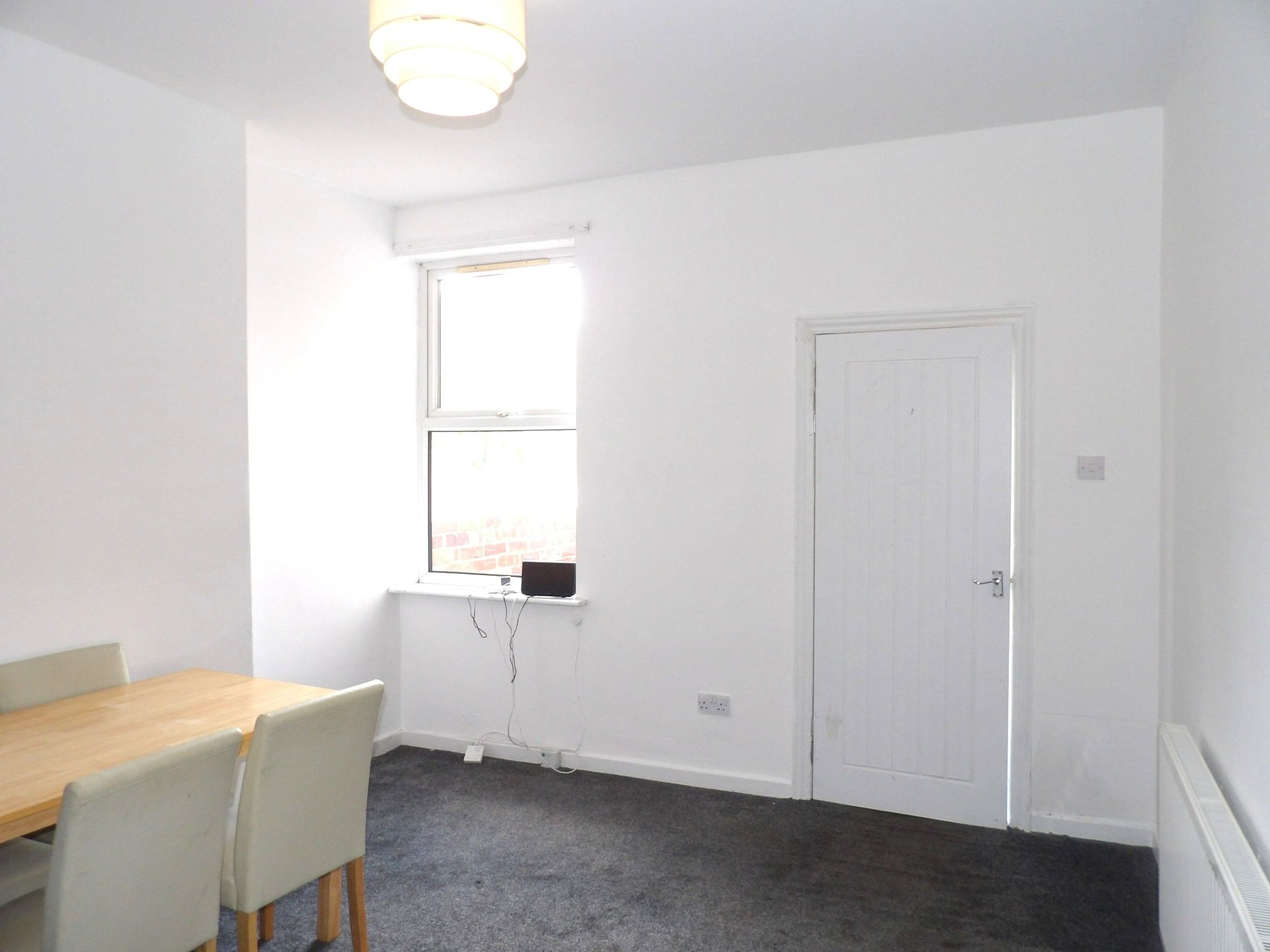 2 bedroom end terraced house To Let in Doncaster - Property photograph.