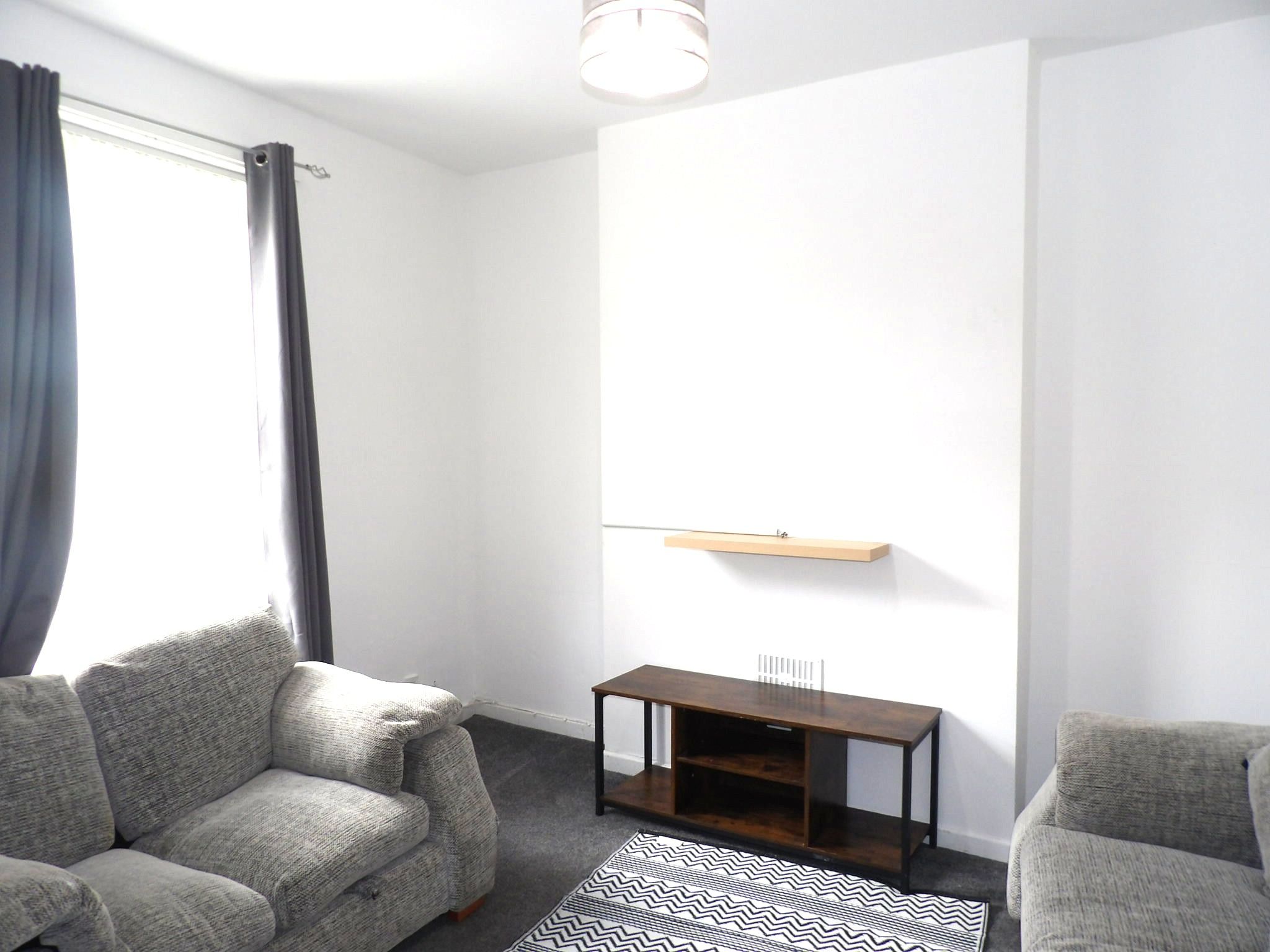 2 bedroom end terraced house To Let in Doncaster - Property photograph.