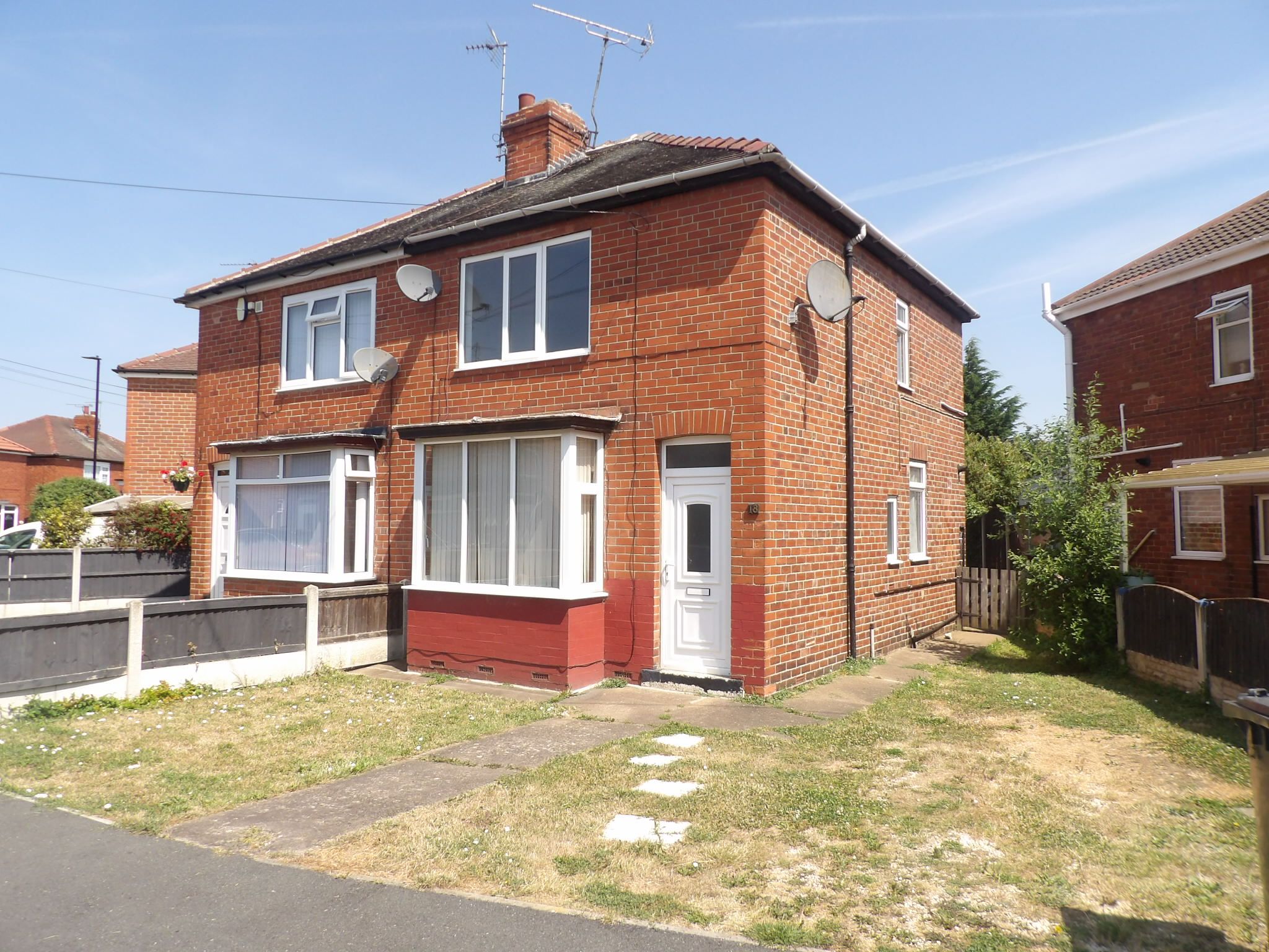 2 bedroom semi-detached house To Let in Doncaster - Property photograph.
