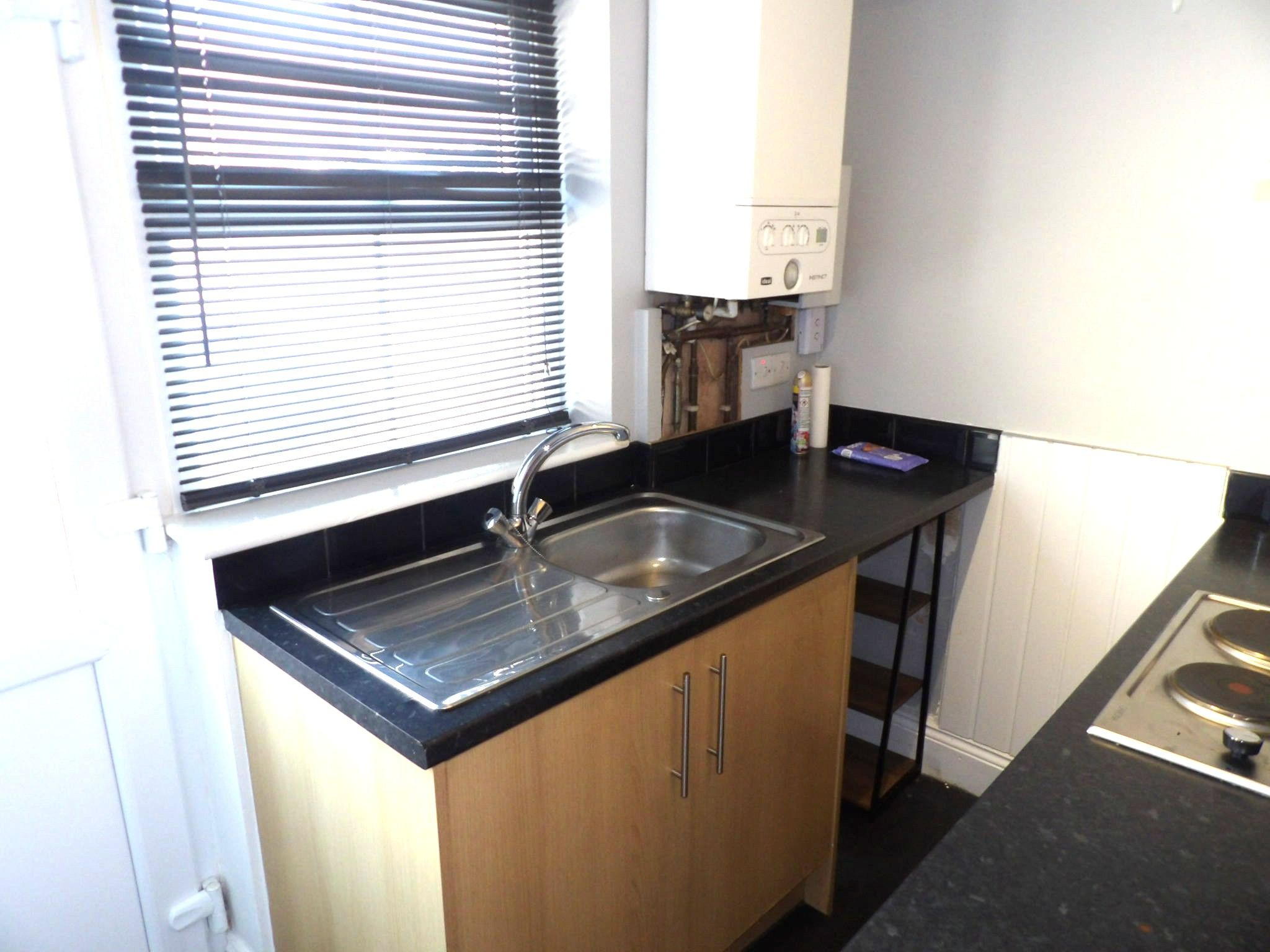 2 bedroom ground floor flat/apartment To Let in Doncaster - Property photograph.