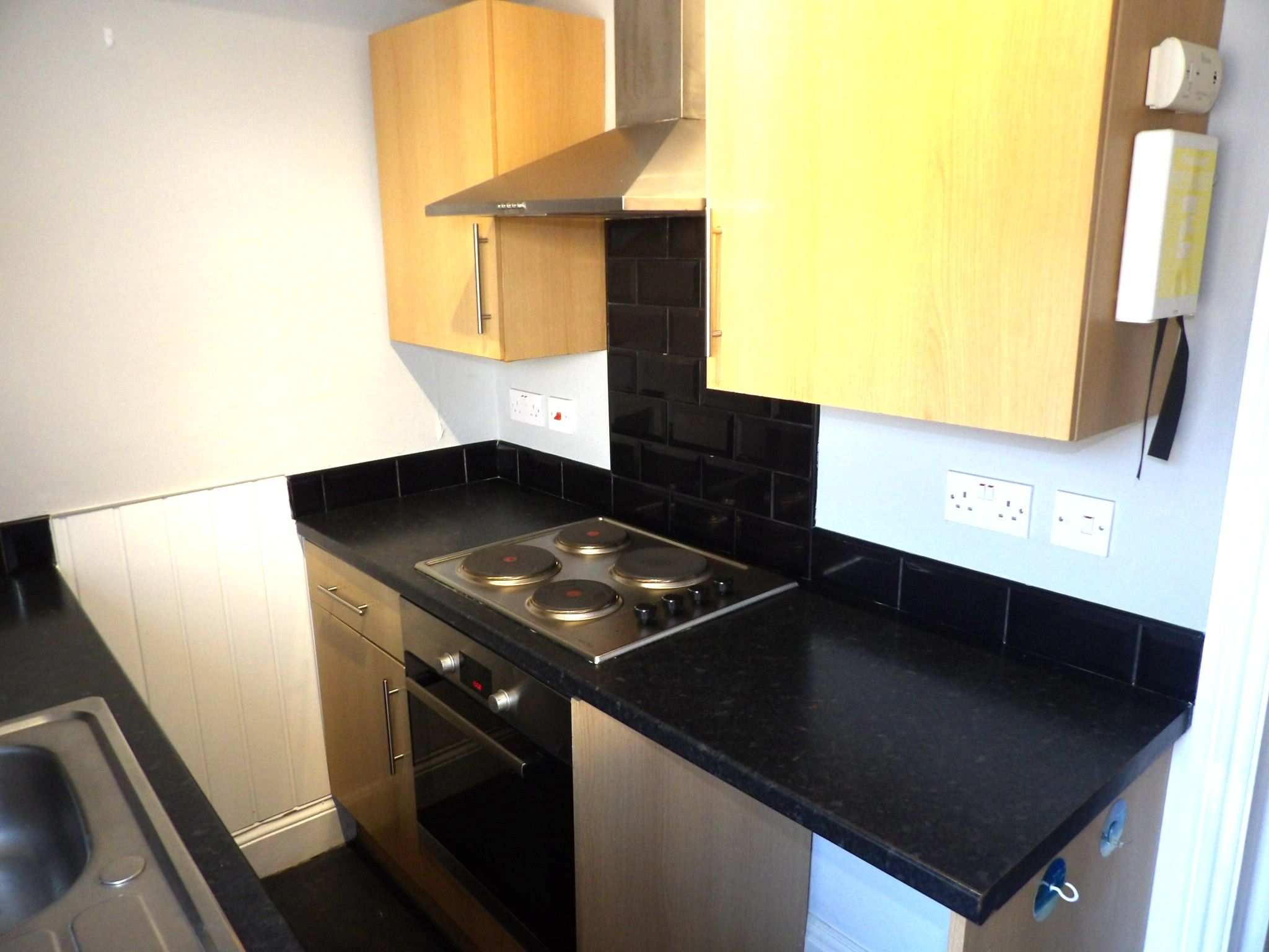 2 bedroom ground floor flat/apartment To Let in Doncaster - Property photograph.