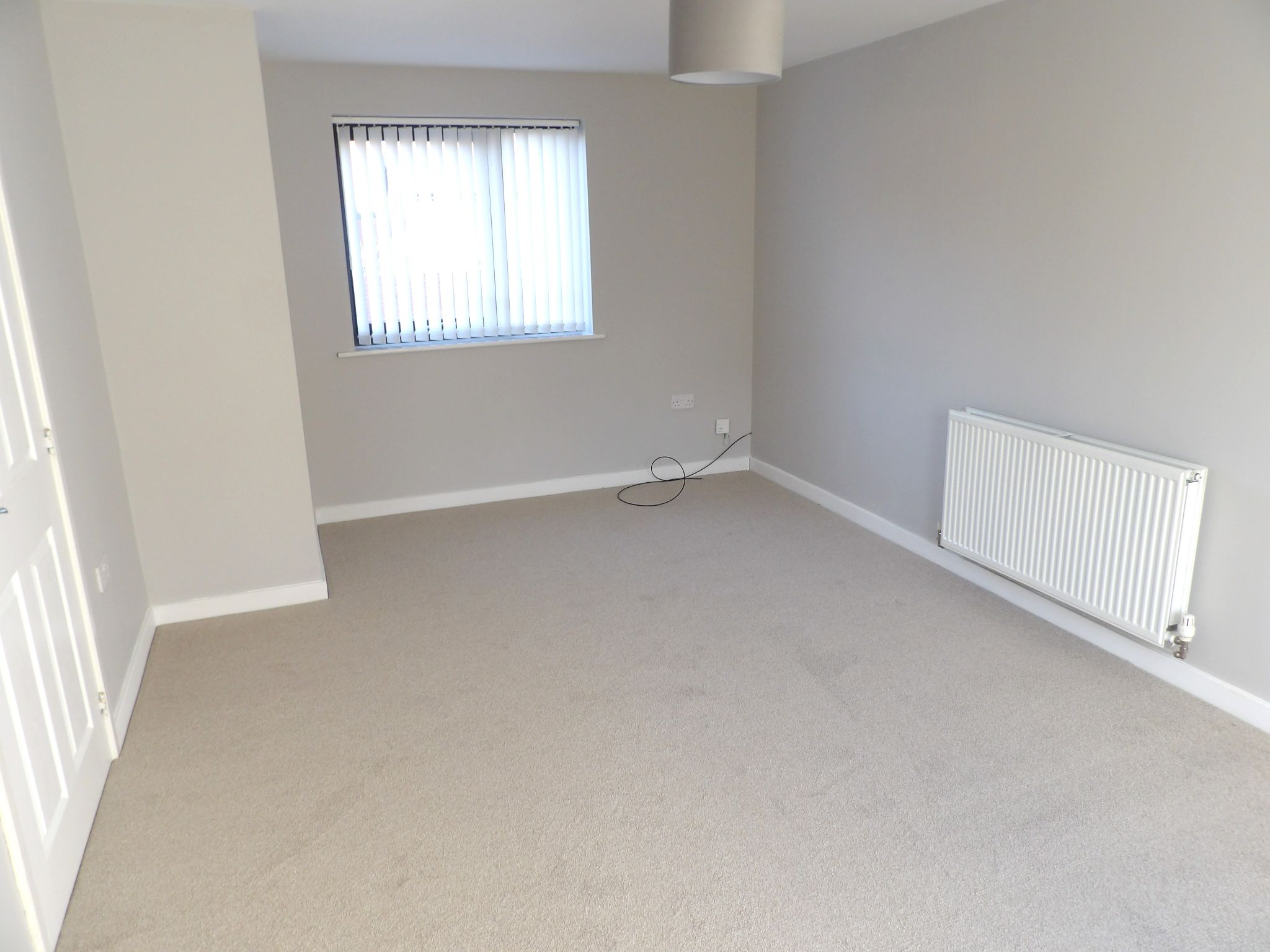 3 bedroom detached house To Let in Doncaster - Property photograph.