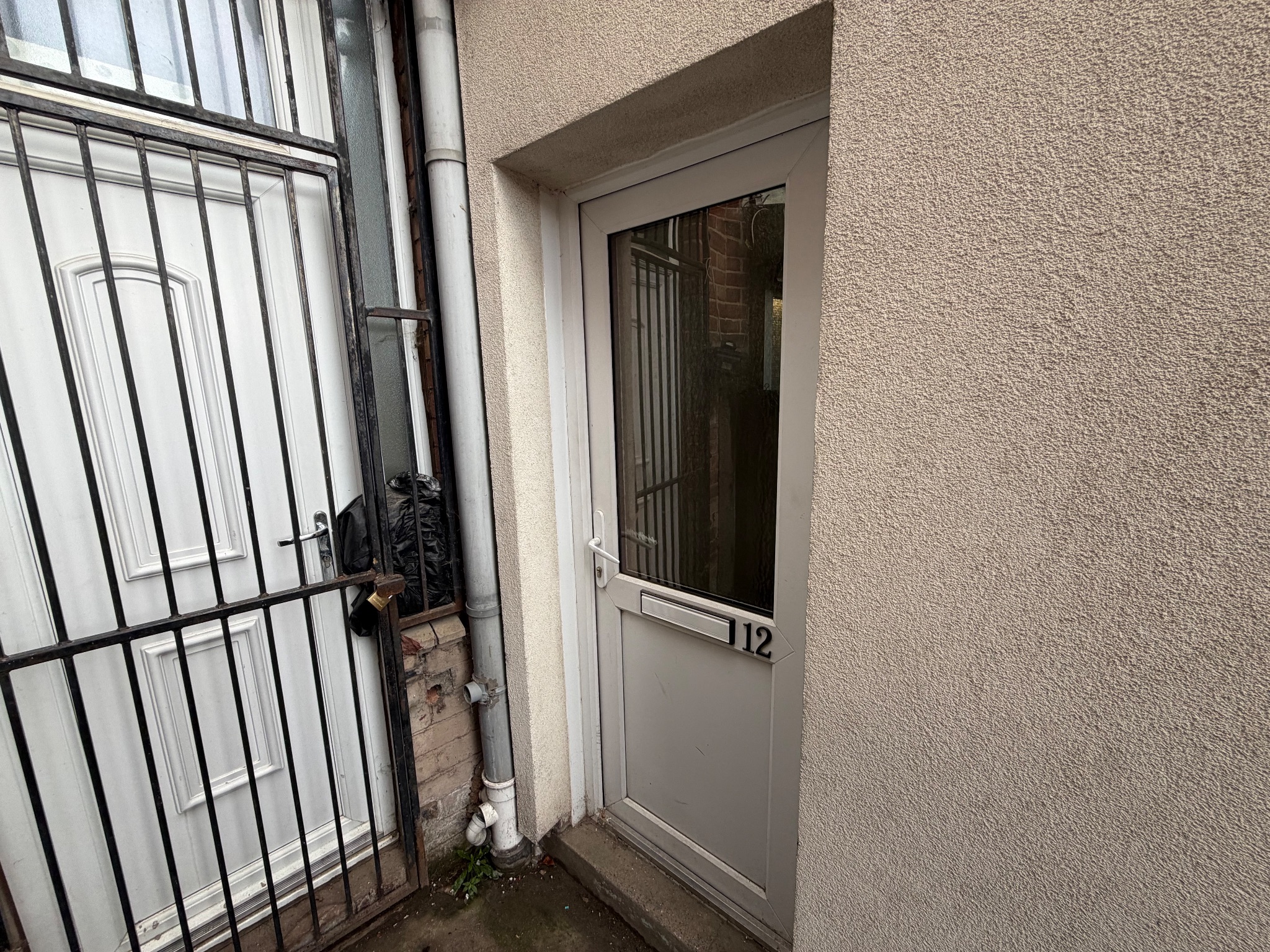 2 bedroom duplex flat/apartment To Let in Doncaster - Property photograph.
