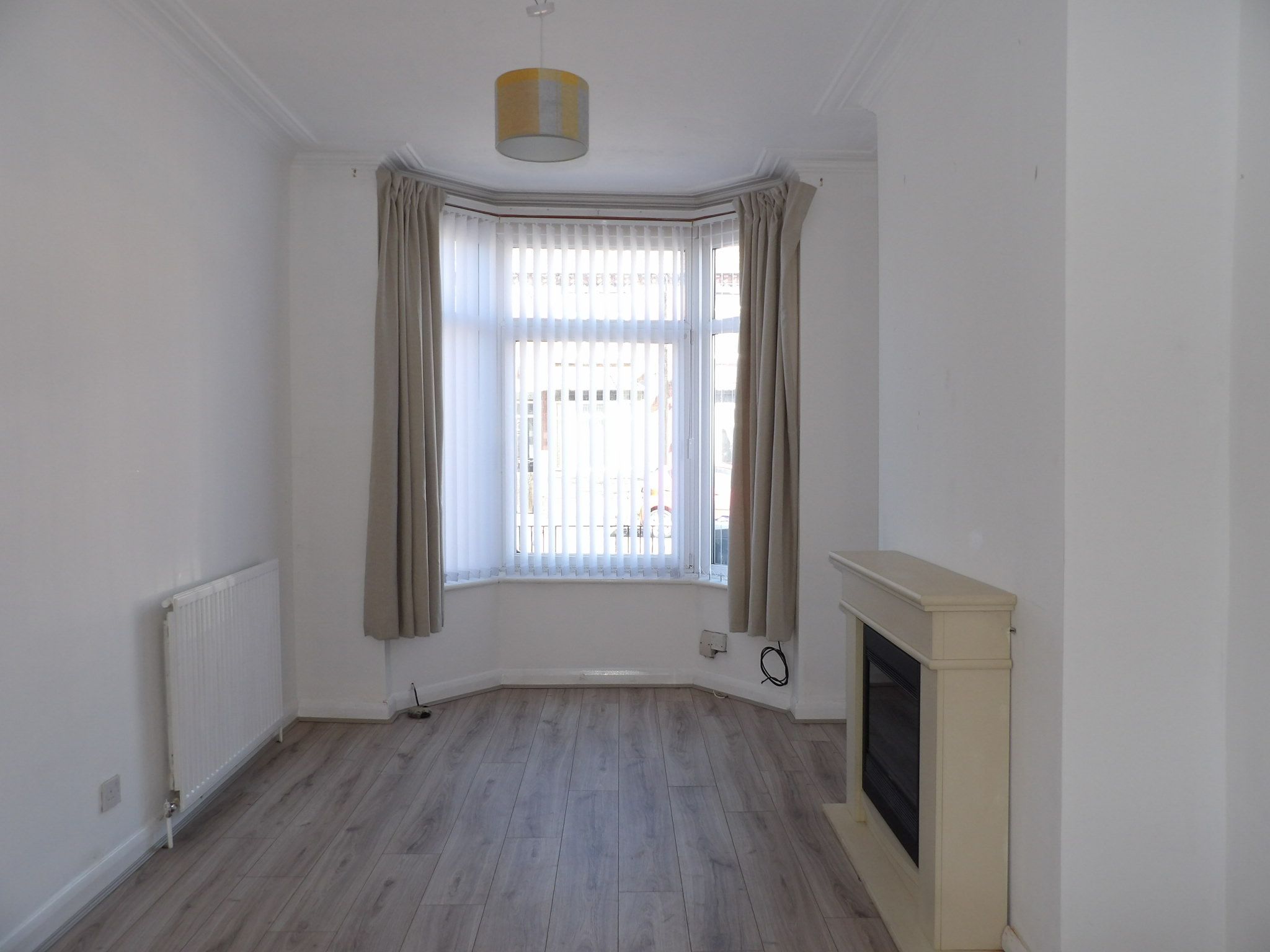 3 bedroom mid terraced house To Let in Doncaster - Property photograph.