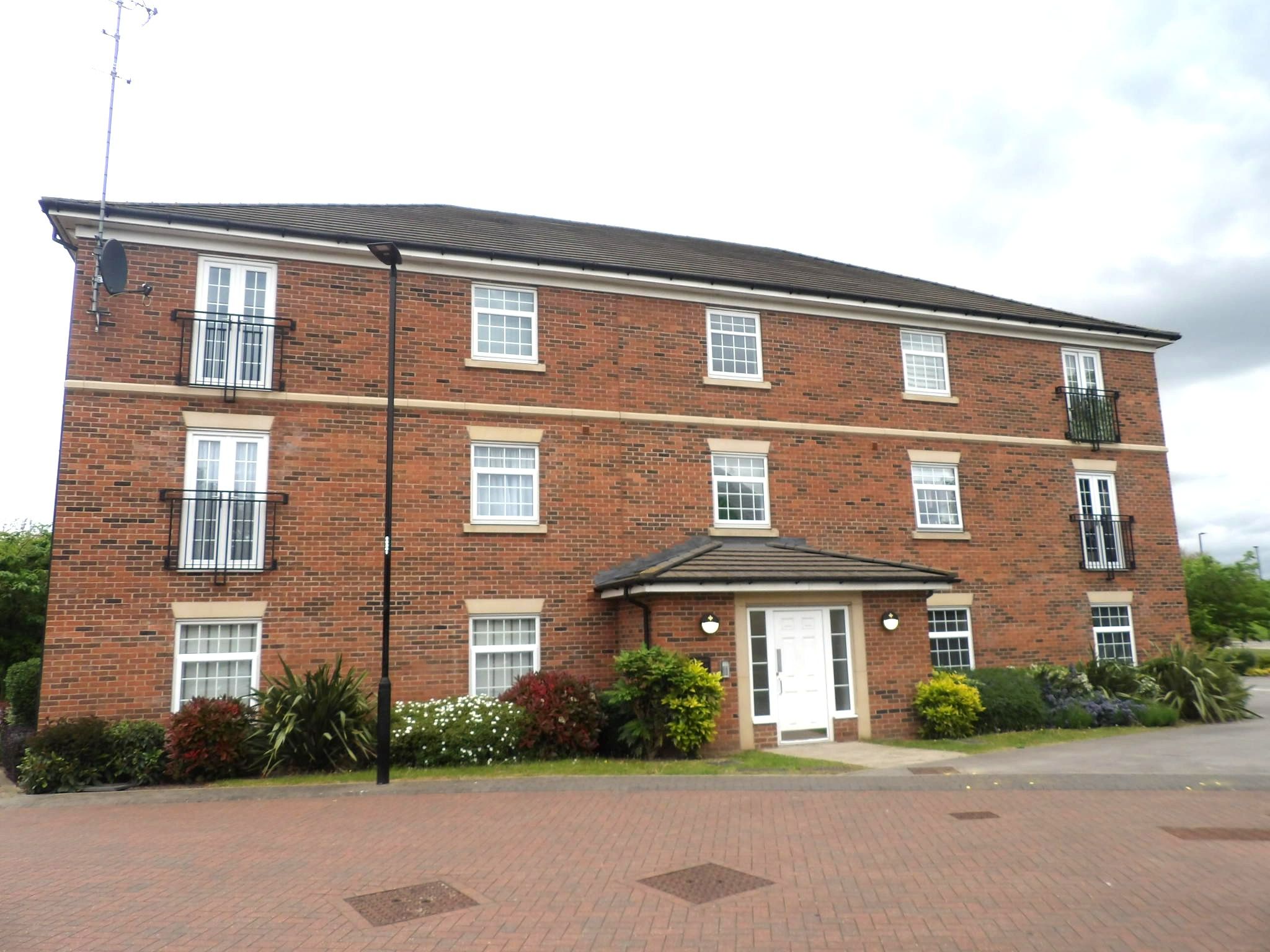 2 bedroom apartment flat/apartment To Let in Doncaster - Photograph 1.