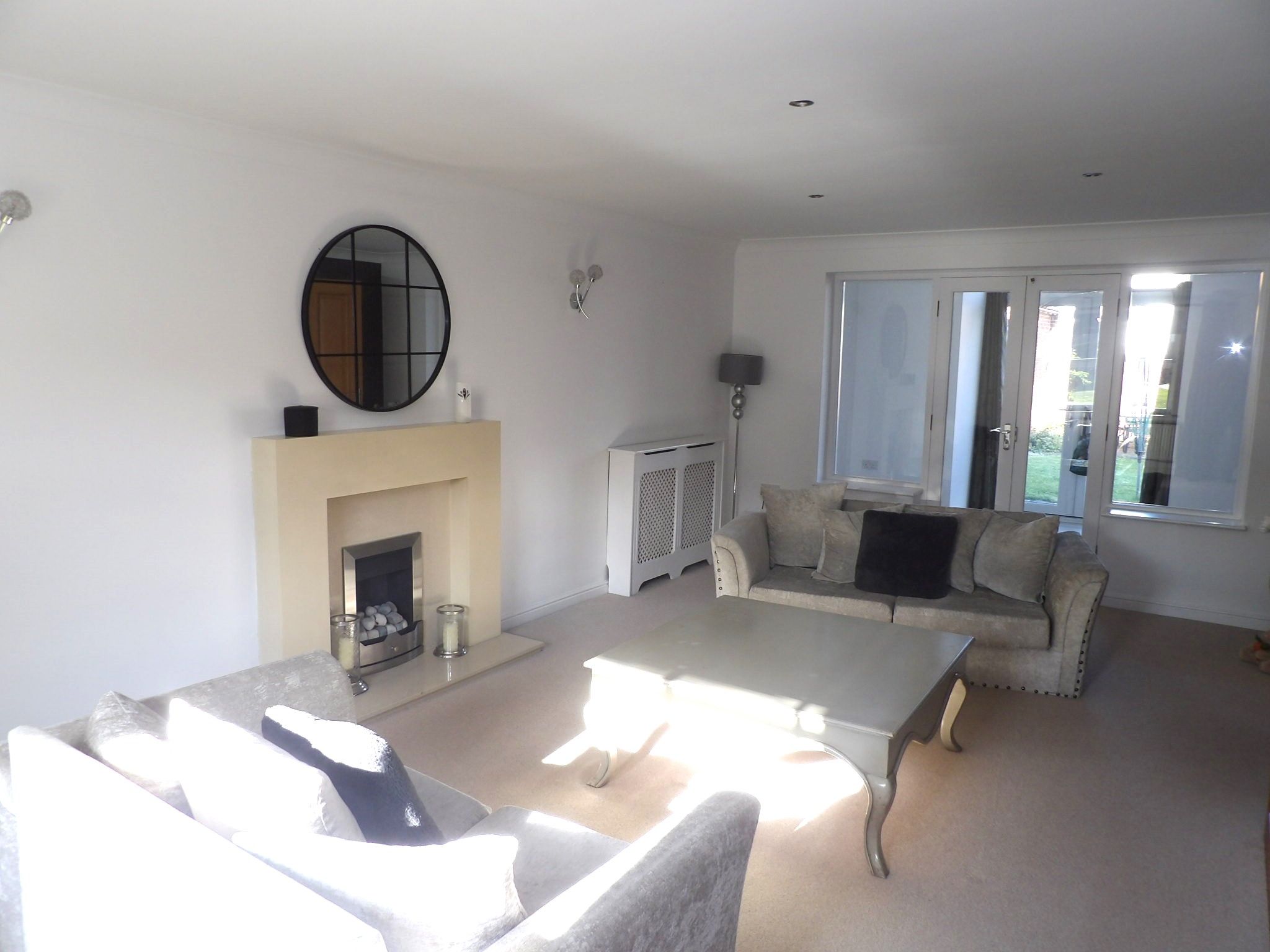 4 bedroom detached house To Let in Doncaster - Property photograph.