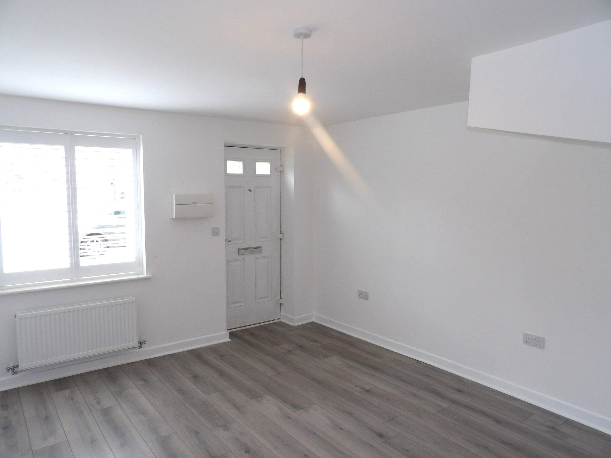 3 bedroom semi-detached house To Let in Doncaster - Property photograph.