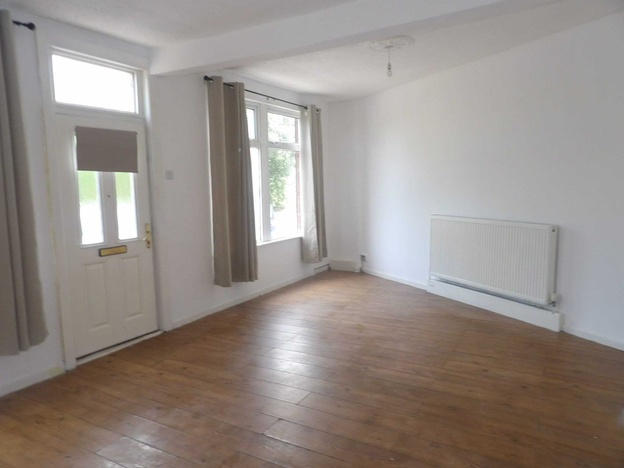 2 bedroom end terraced house To Let in Doncaster - Property photograph.