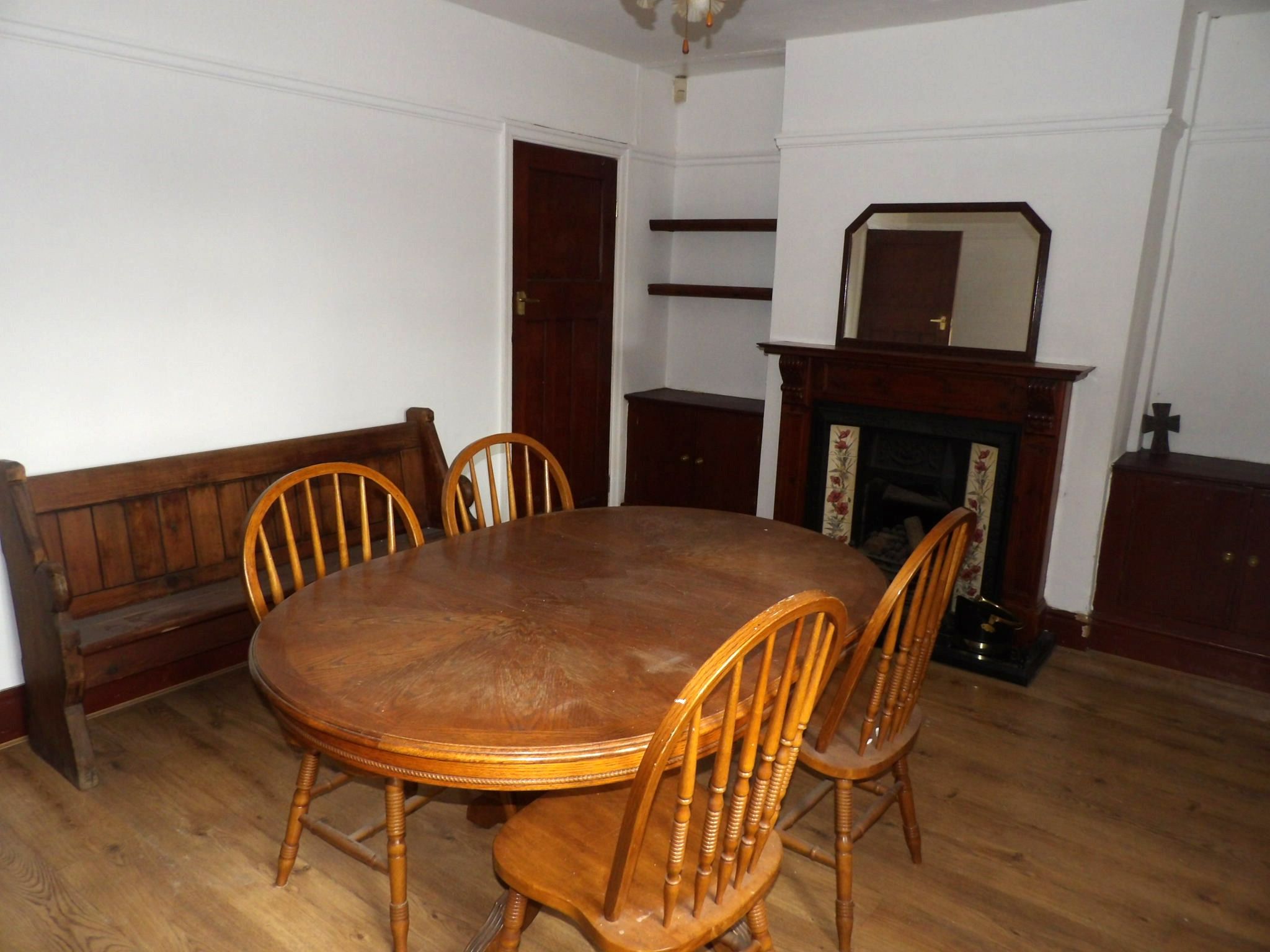 2 bedroom mid terraced house To Let in Doncaster - Property photograph.