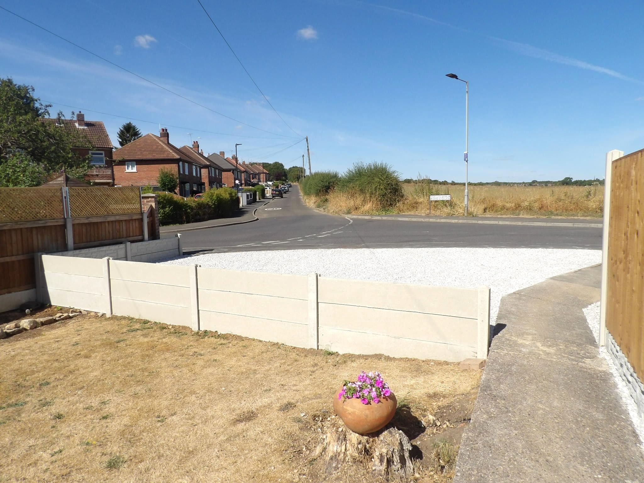 3 bedroom semi-detached house To Let in Doncaster - Property photograph.