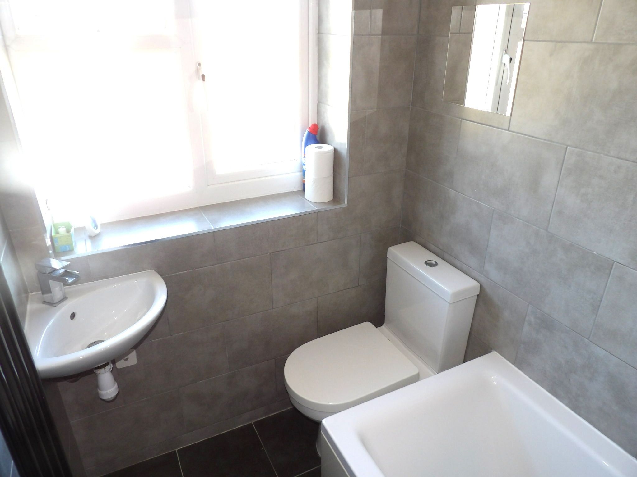 3 bedroom semi-detached house To Let in Doncaster - Photograph 9.