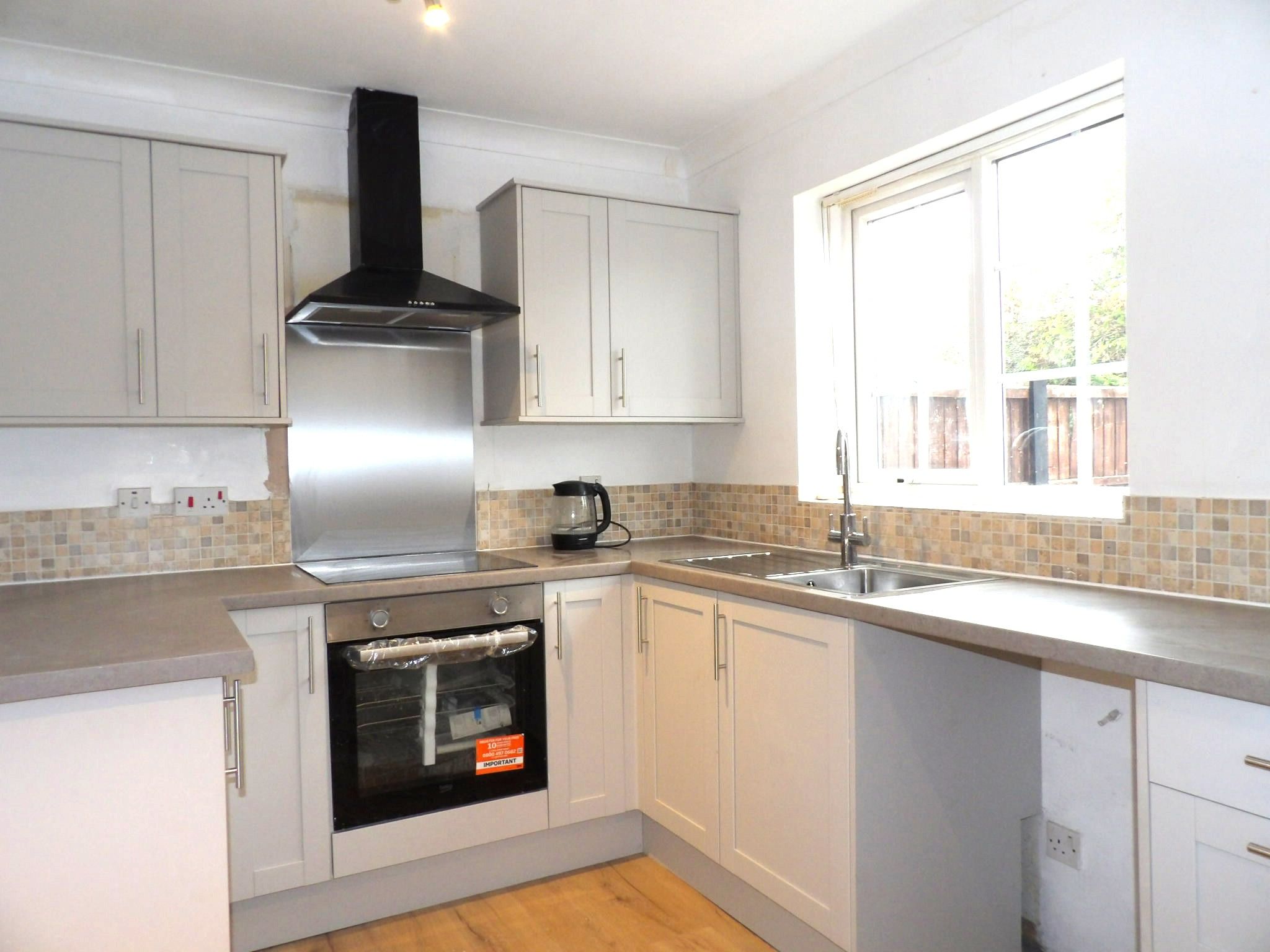 2 bedroom semi-detached house To Let in Doncaster - Property photograph.
