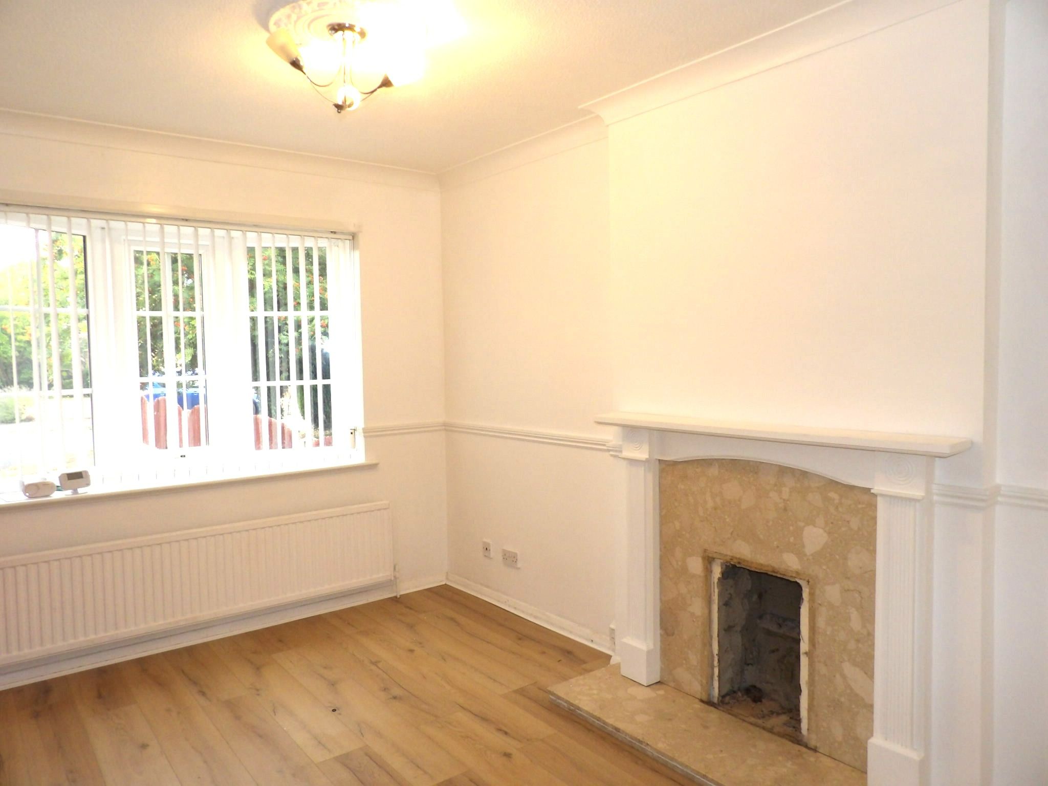 2 bedroom semi-detached house To Let in Doncaster - Property photograph.