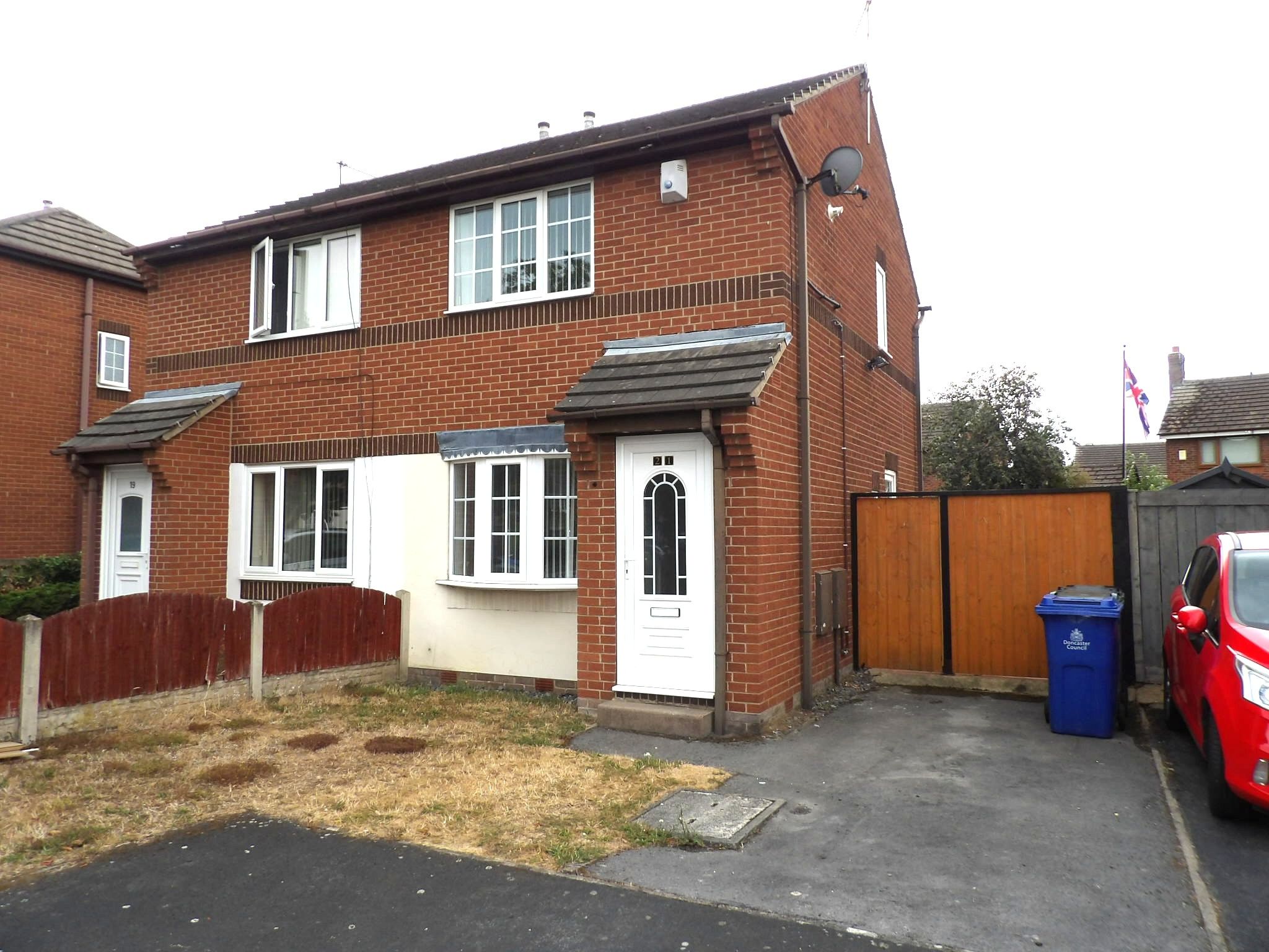 2 bedroom semi-detached house To Let in Doncaster - Property photograph.