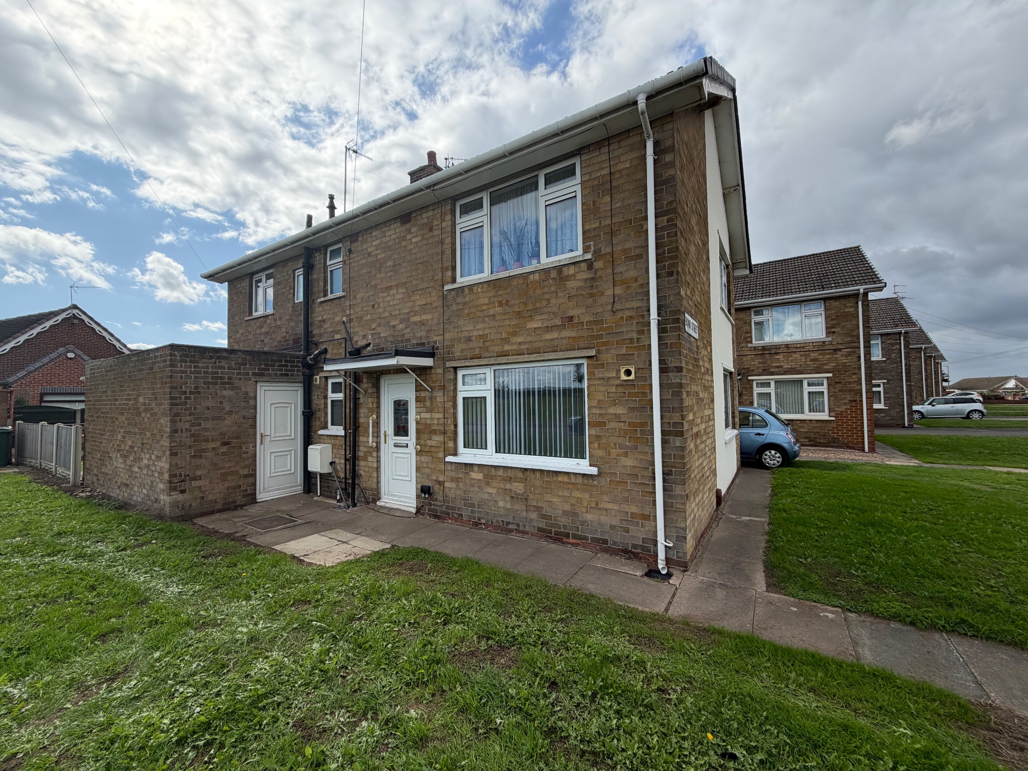 2 bedroom ground floor flat/apartment To Let in Doncaster - Property photograph.