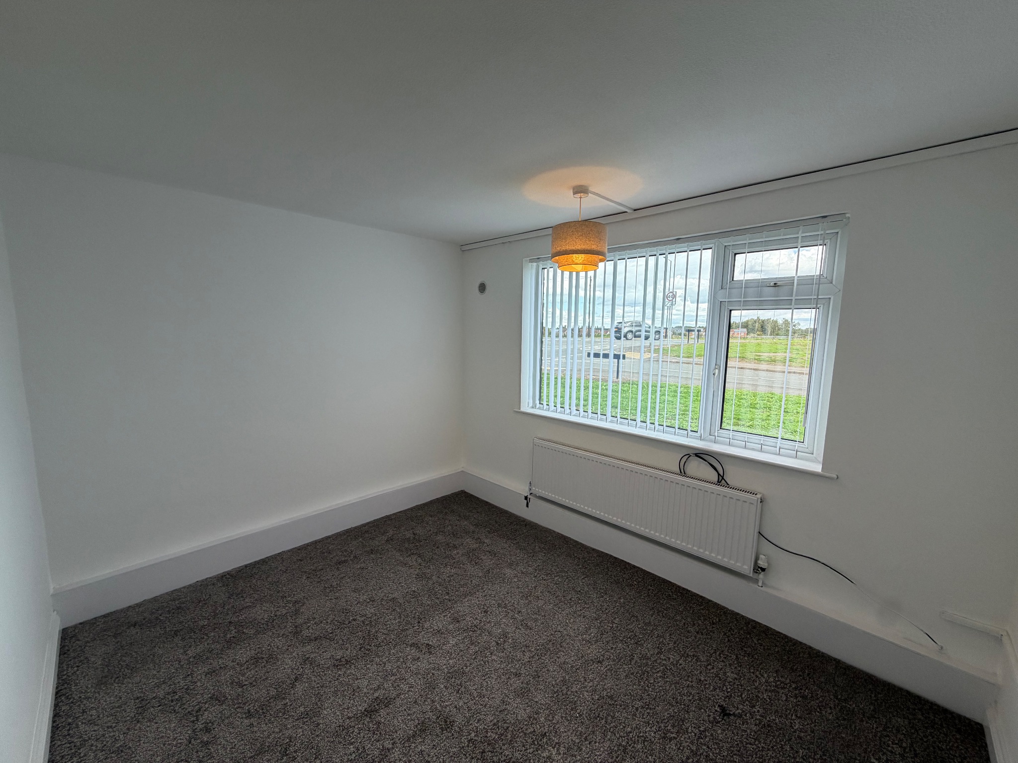 2 bedroom ground floor flat/apartment To Let in Doncaster - Property photograph.