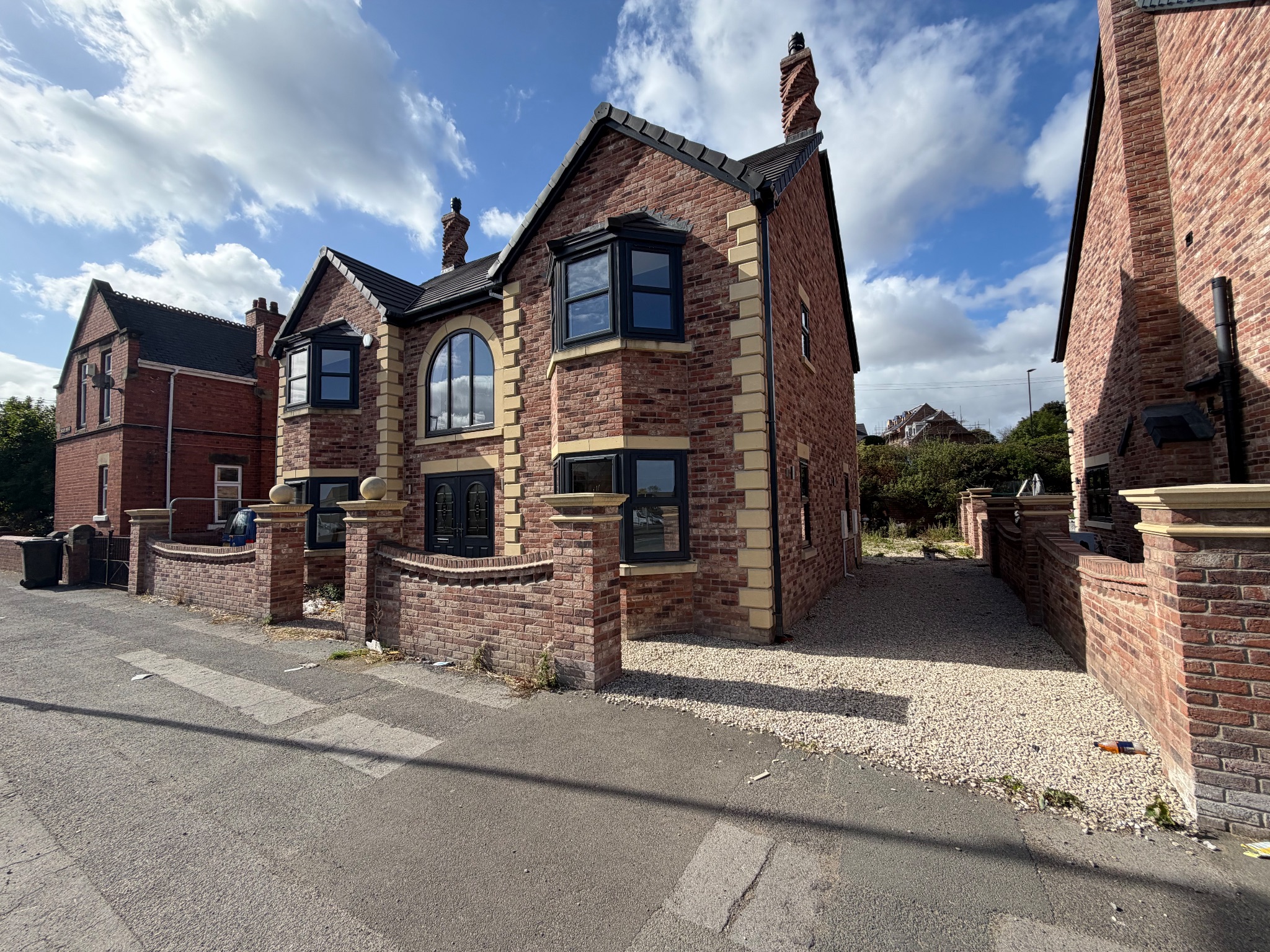 5 bedroom detached house To Let in Doncaster - Property photograph.