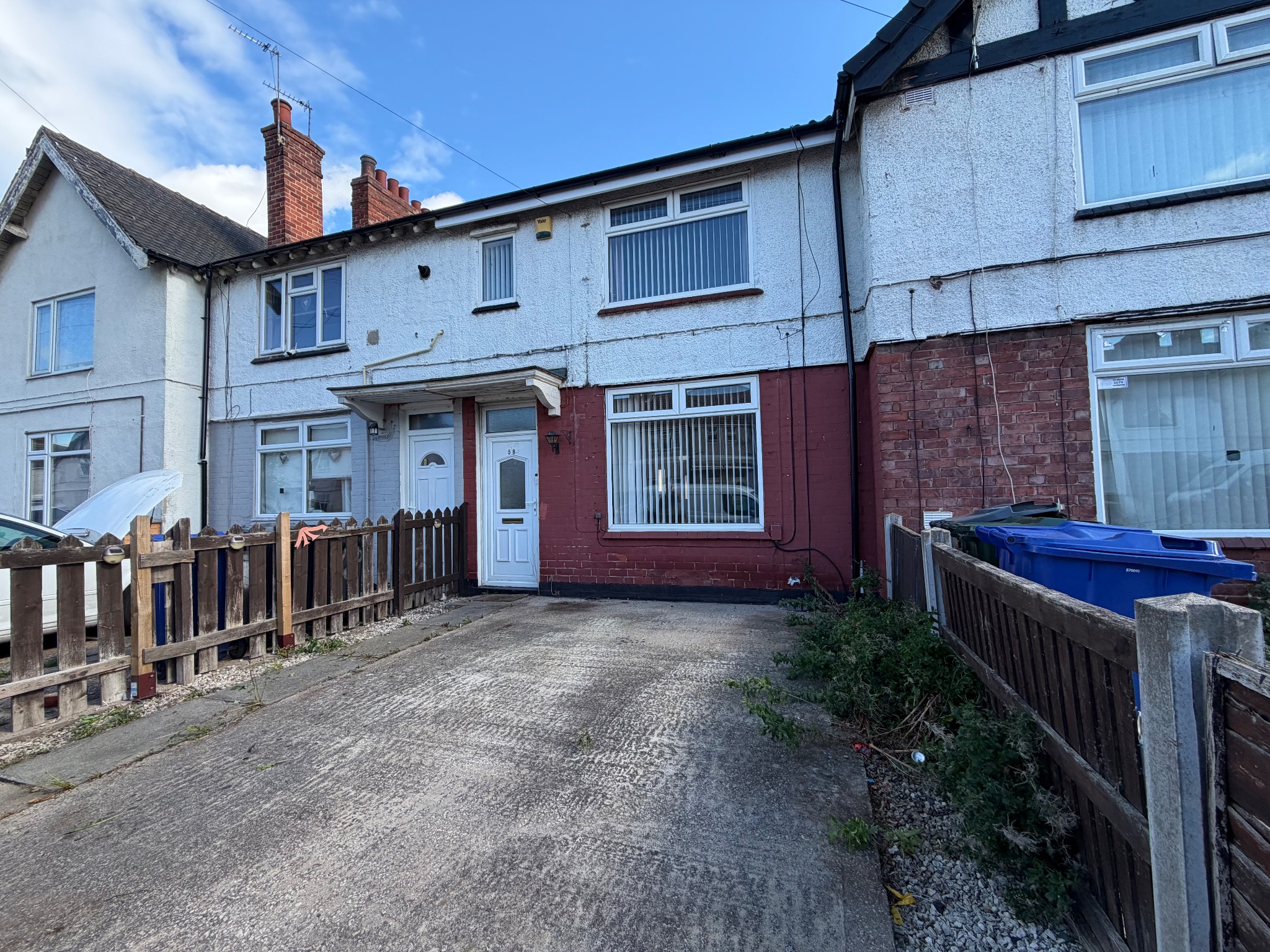 2 bedroom mid terraced house To Let in Doncaster - Property photograph.