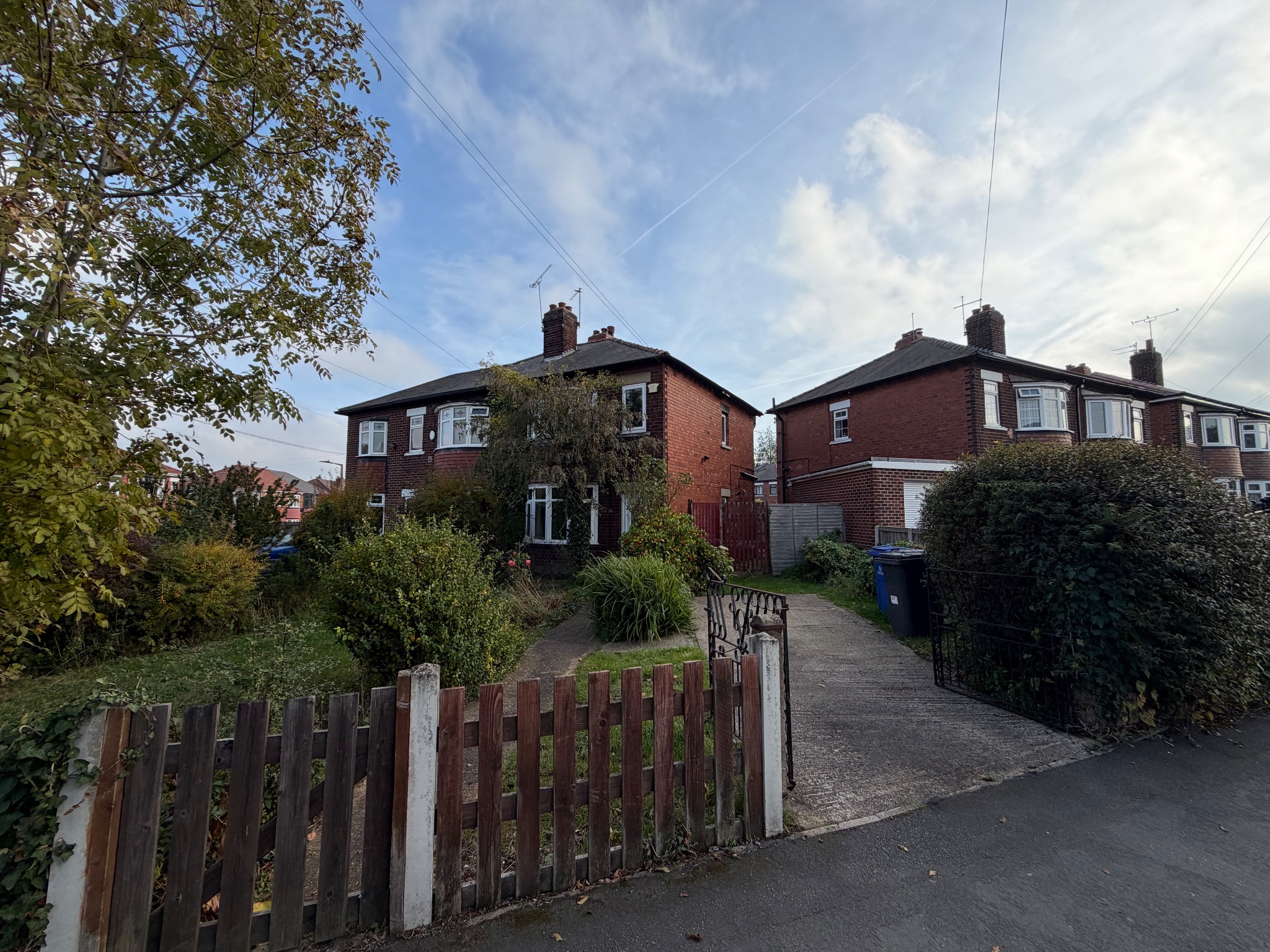 3 bedroom semi-detached house To Let in Doncaster - Property photograph.