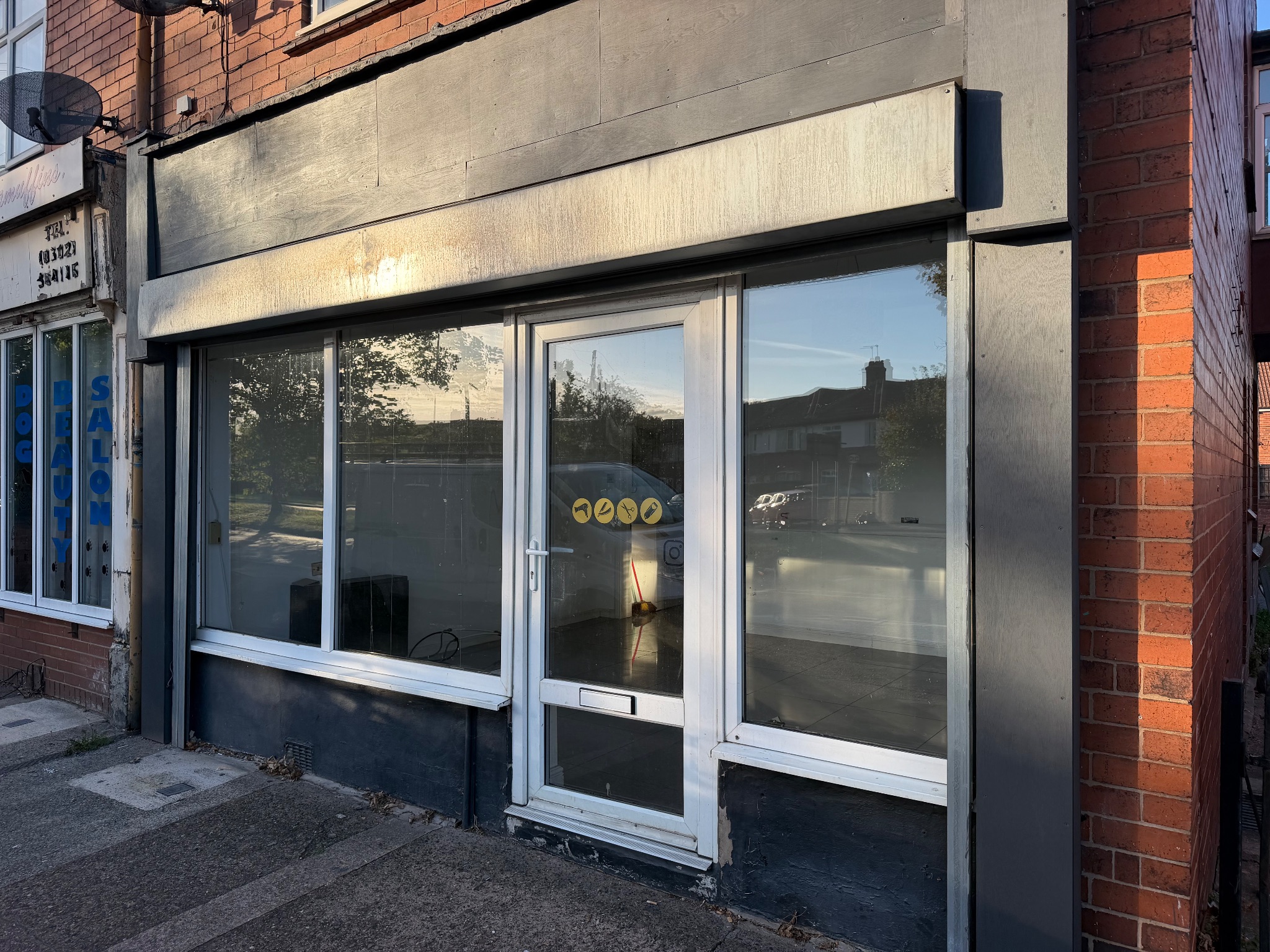 Shop To Let in Doncaster - Property photograph.