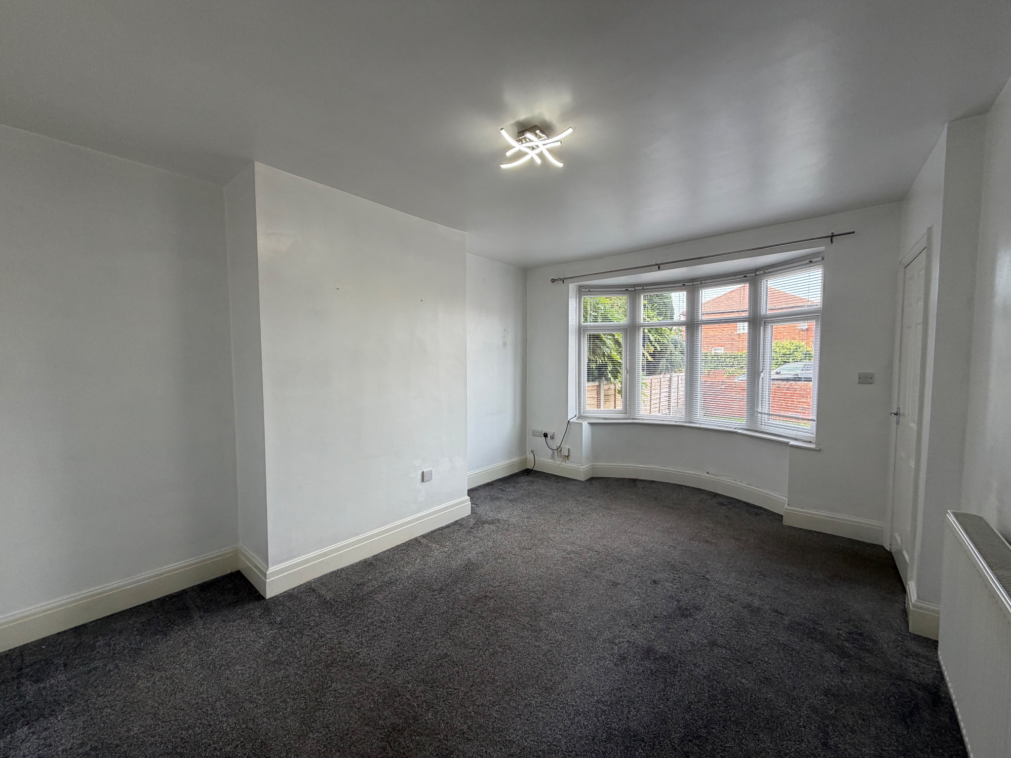 2 bedroom semi-detached house To Let in Doncaster - Property photograph.