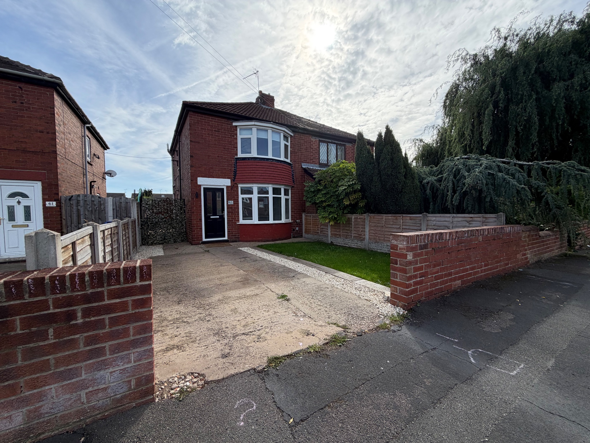 2 bedroom semi-detached house To Let in Doncaster - Property photograph.