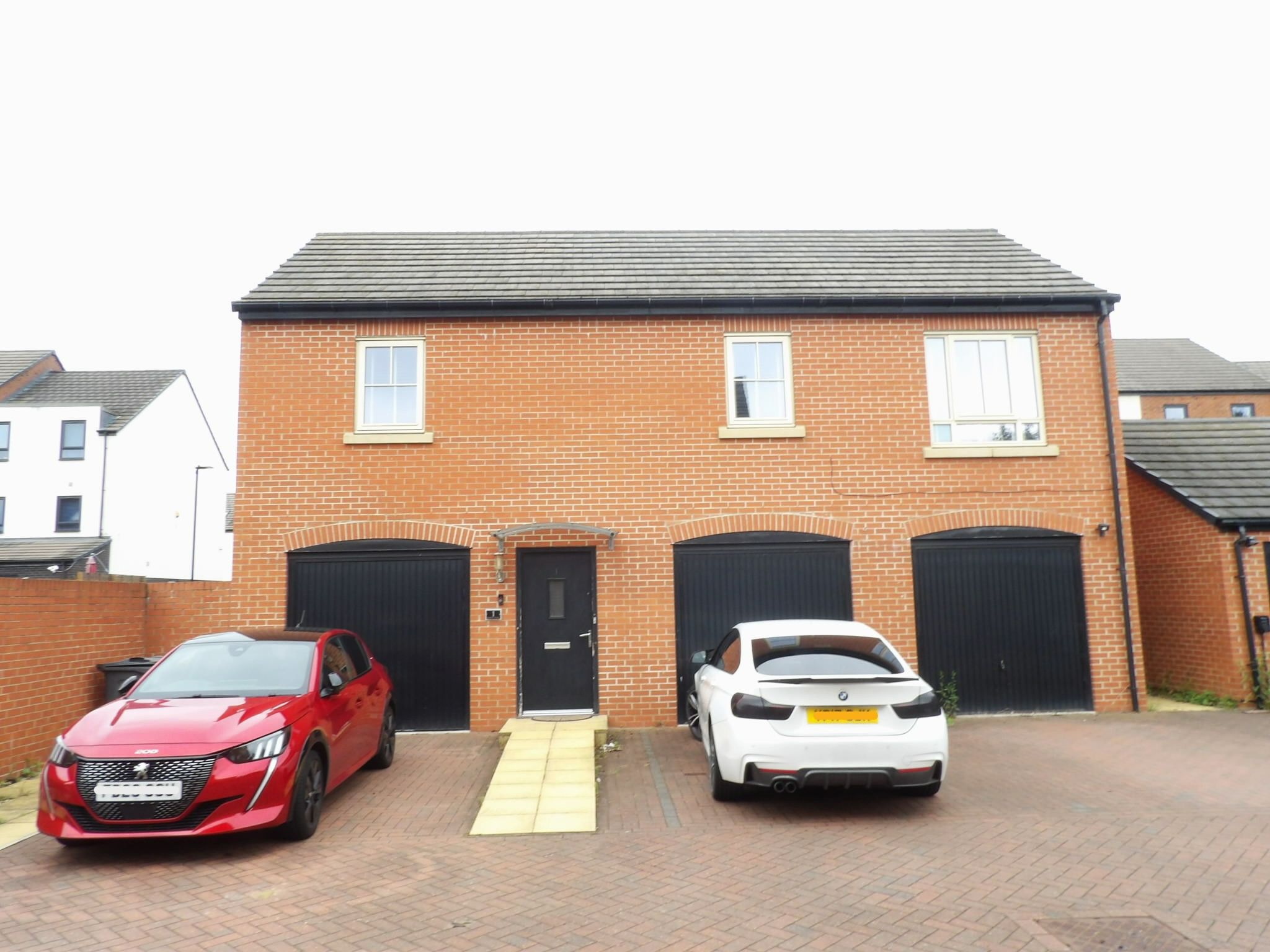 2 bedroom detached house To Let in Doncaster - Property photograph.