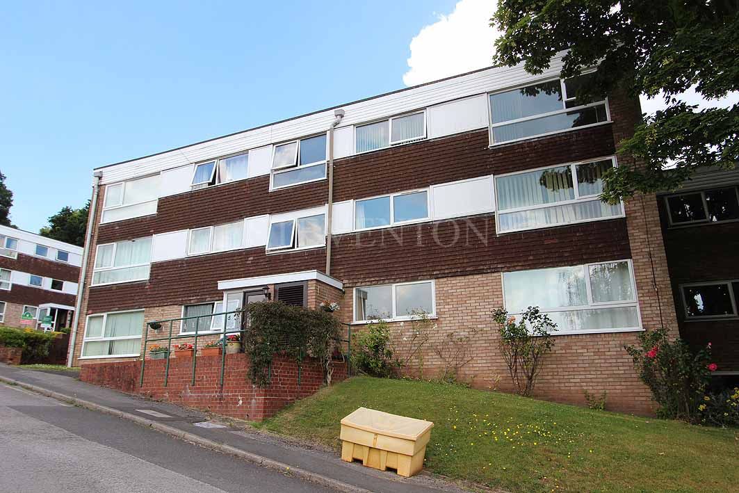 2 Bed Apartment Flat/apartment For Sale - Photograph 1