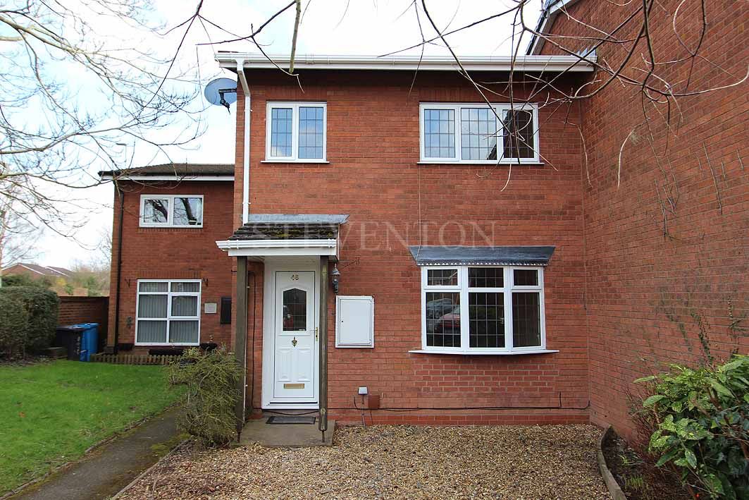 3 Bed Town House For Sale - Photograph 1