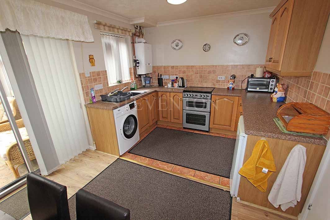 3 Bed Link Detached House For Sale - Photograph 3