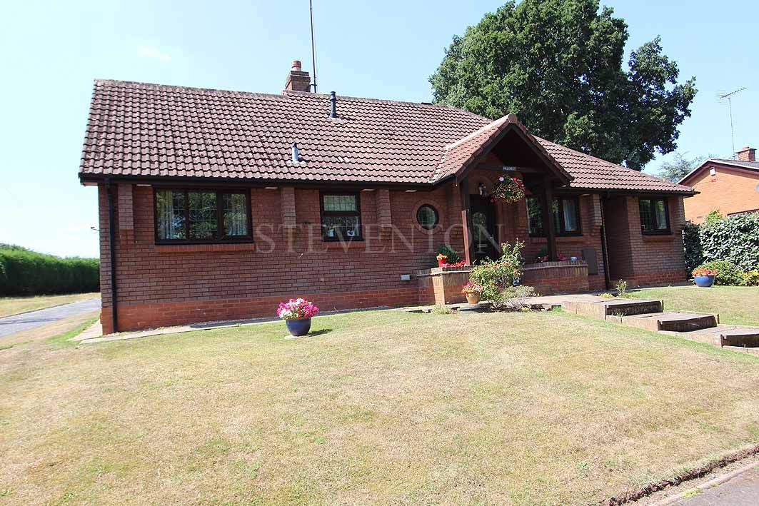 3 Bed Detached Bungalow For Sale - Photograph 1