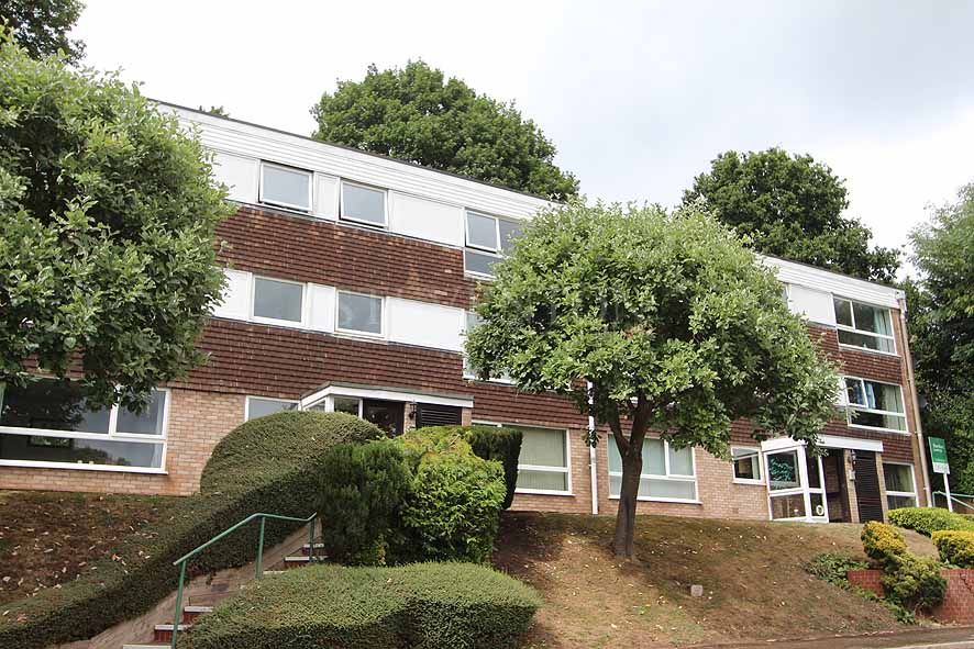 1 Bed Apartment Flat/apartment For Sale - Photograph 1