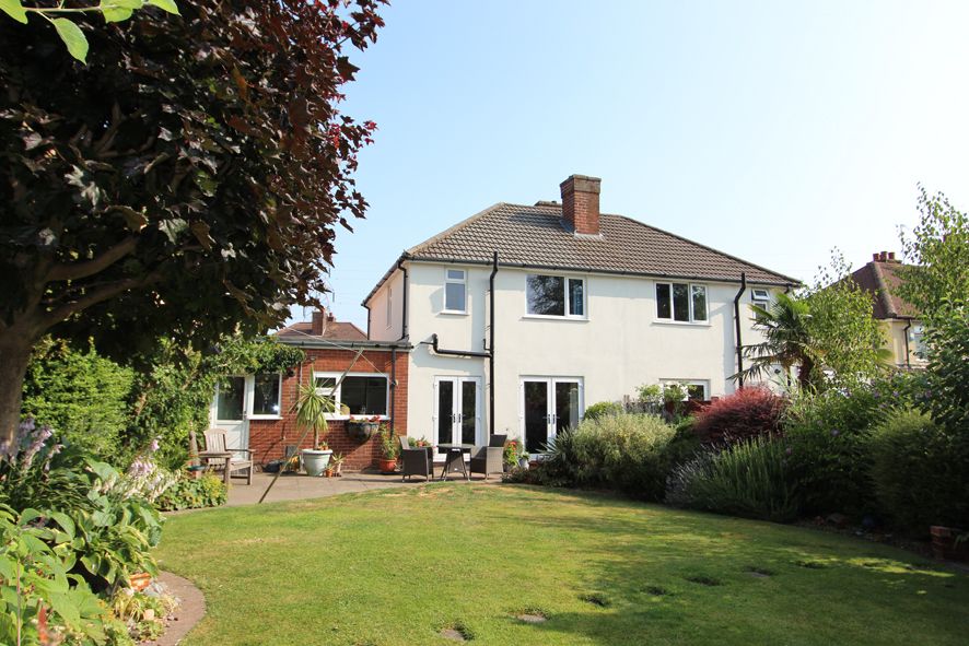 3 Bed Semi-detached House For Sale - Photograph 2