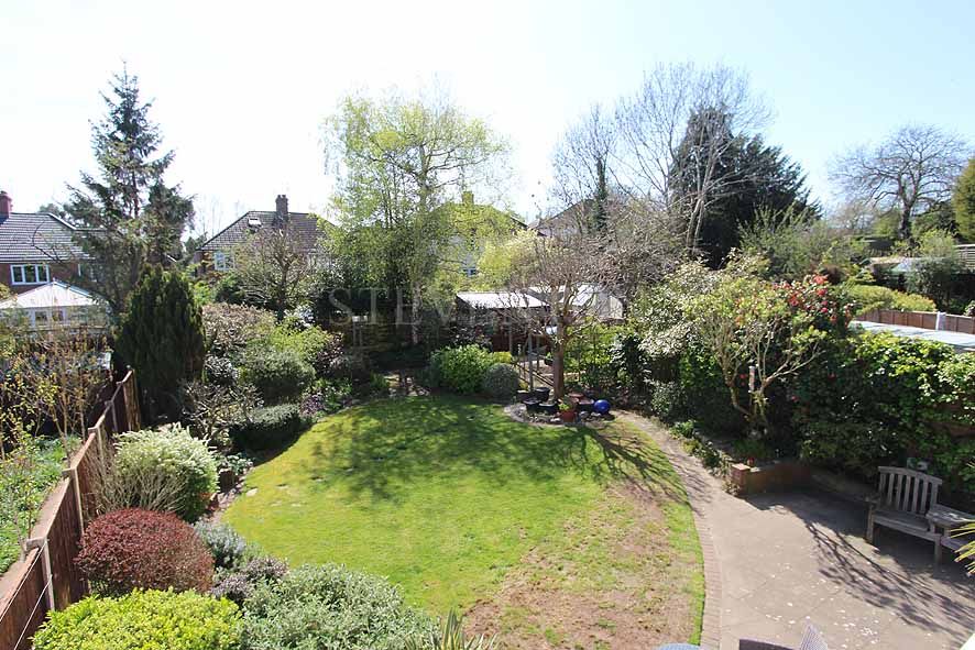 3 Bed Semi-detached House For Sale - Photograph 2