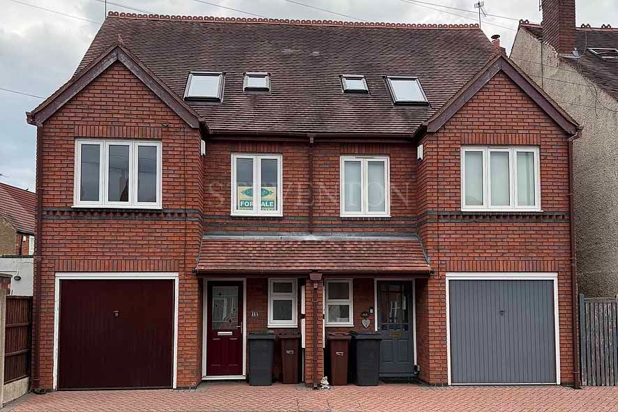3 Bed Semi-detached House For Sale - Photograph 1