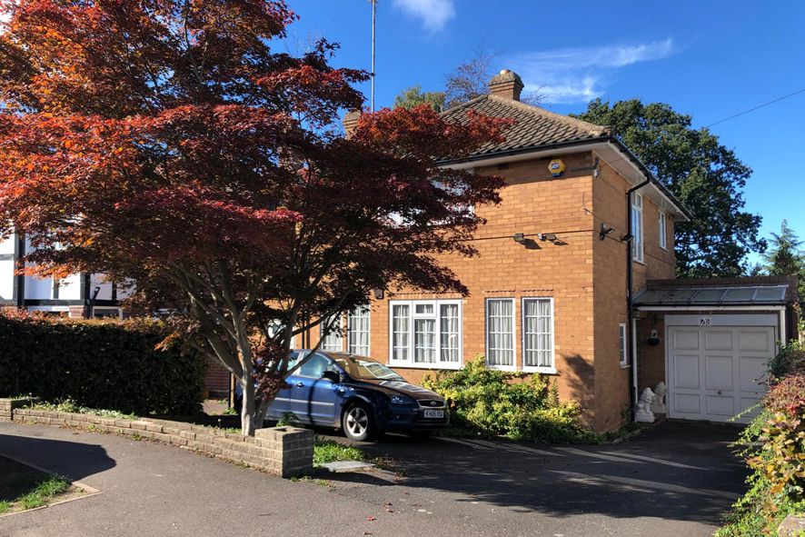 3 Bed Detached House For Sale - Photograph 1