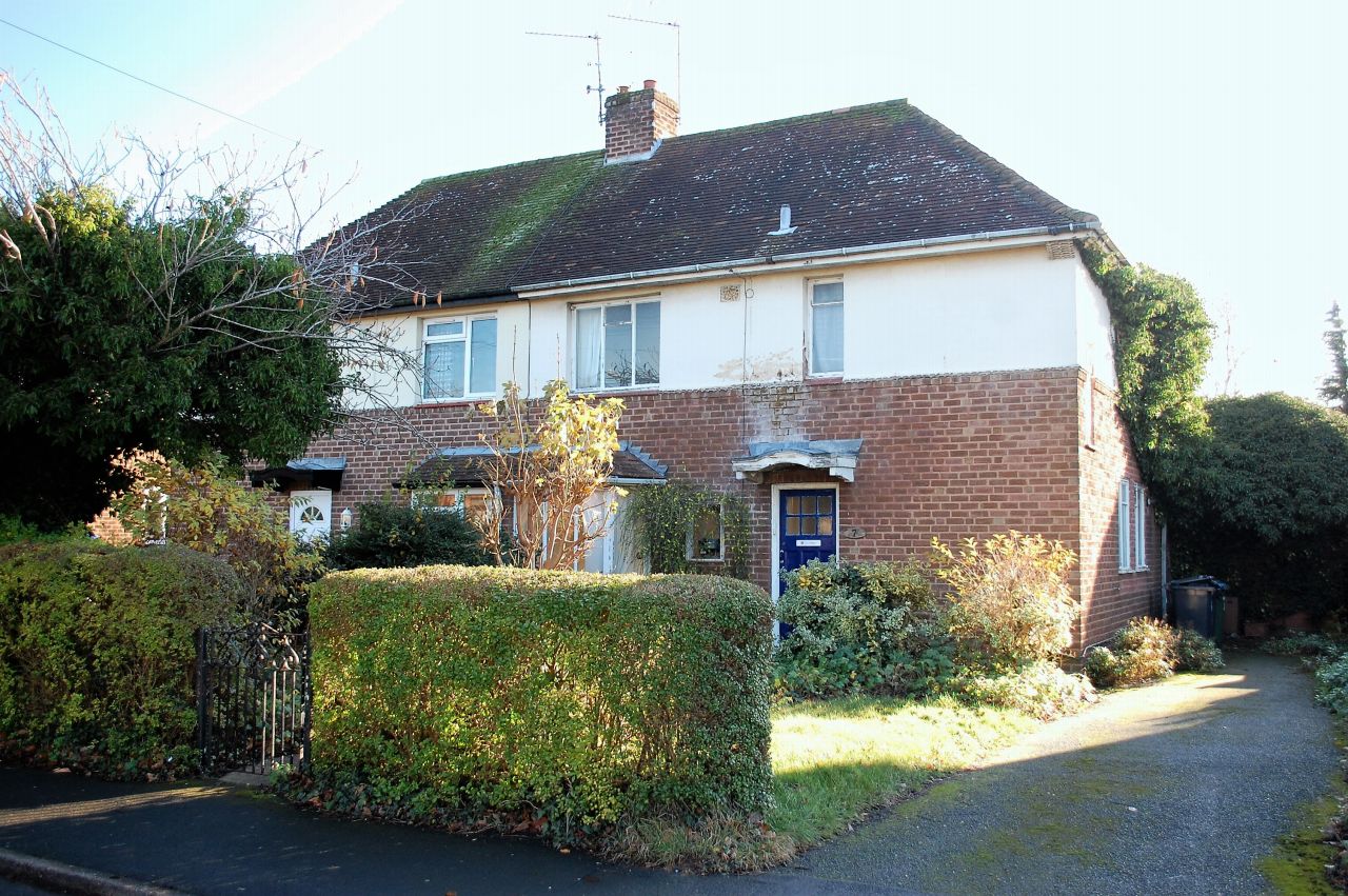 3 bedroom semi-detached house Sold Alcester - Photograph 1