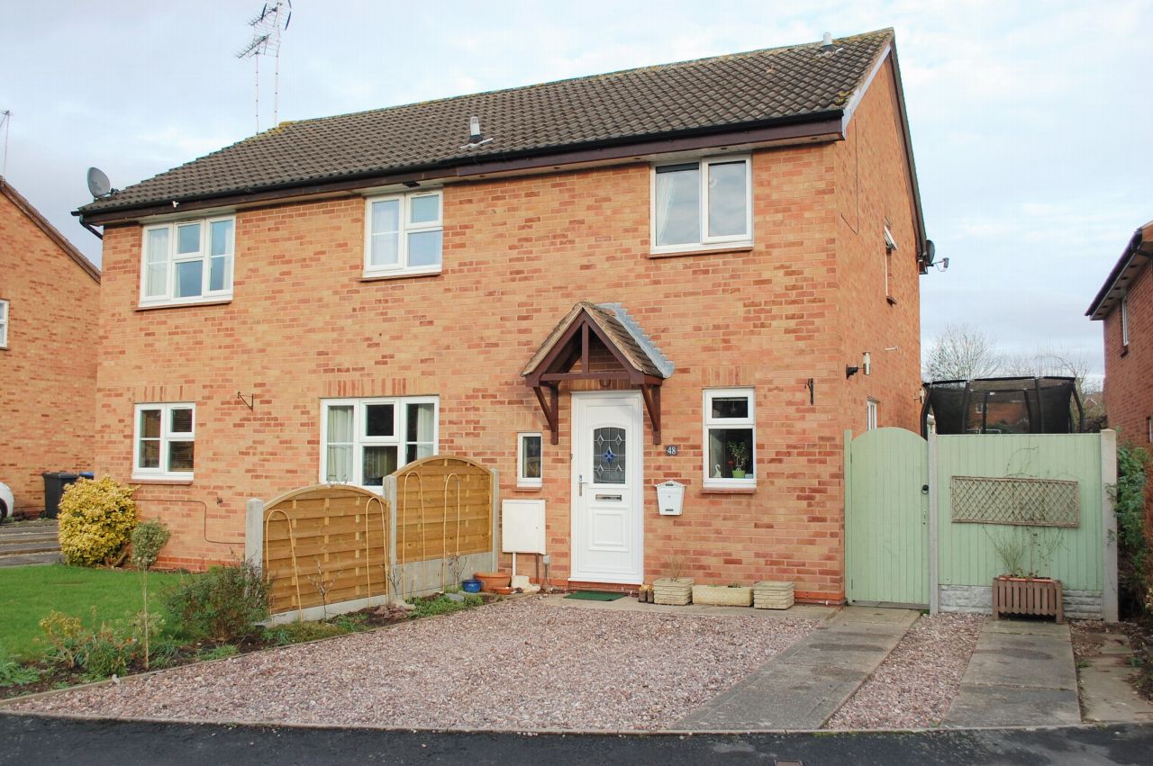 2 bedroom end terraced house Sold Alcester - Photograph 1