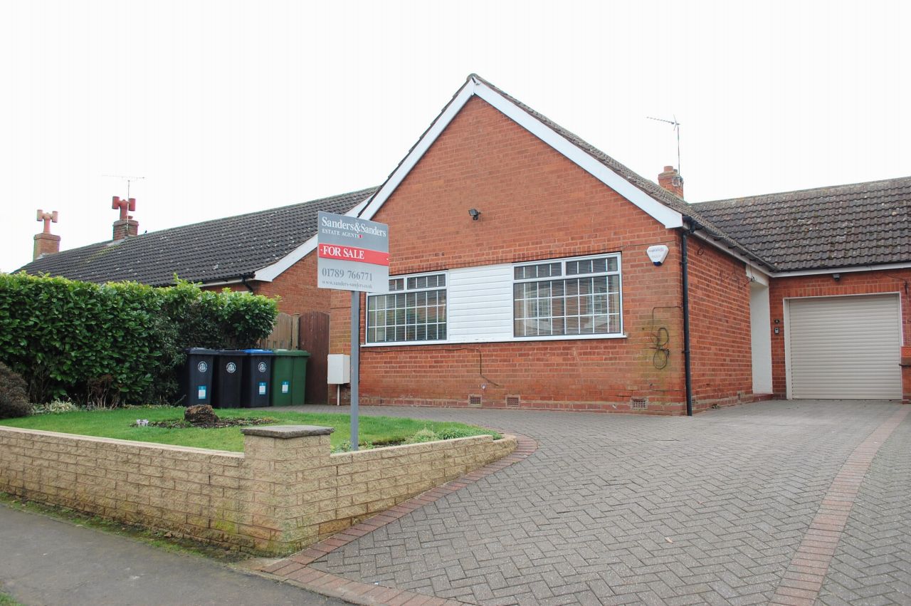 2 bedroom detached bungalow Sold in Aston Cantlow, Henley In Arden - Photograph 1