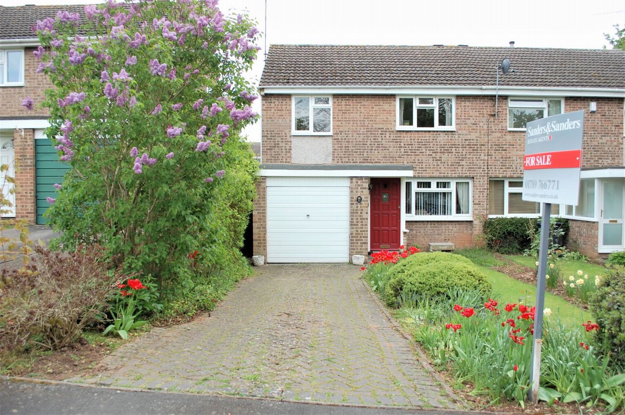 3 bedroom barn conversion house Sold Alcester - Photograph 1